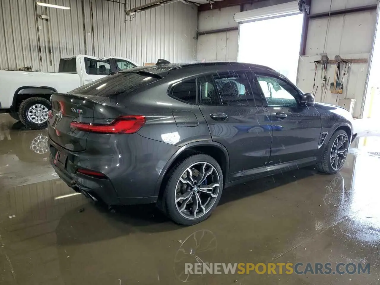 3 Photograph of a damaged car 5YMUJ0C05L9B44115 BMW X4 2020