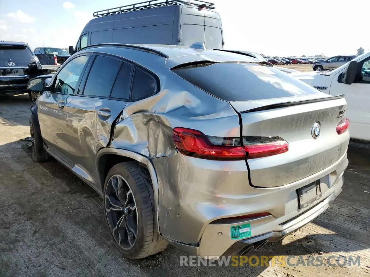 3 Photograph of a damaged car 5YMUJ0C05LLA99745 BMW X4 2020