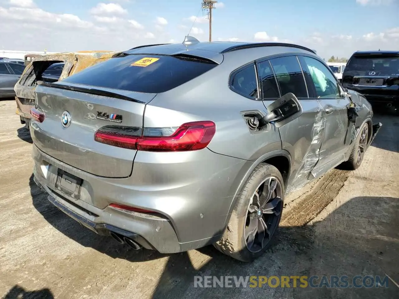 4 Photograph of a damaged car 5YMUJ0C05LLA99745 BMW X4 2020