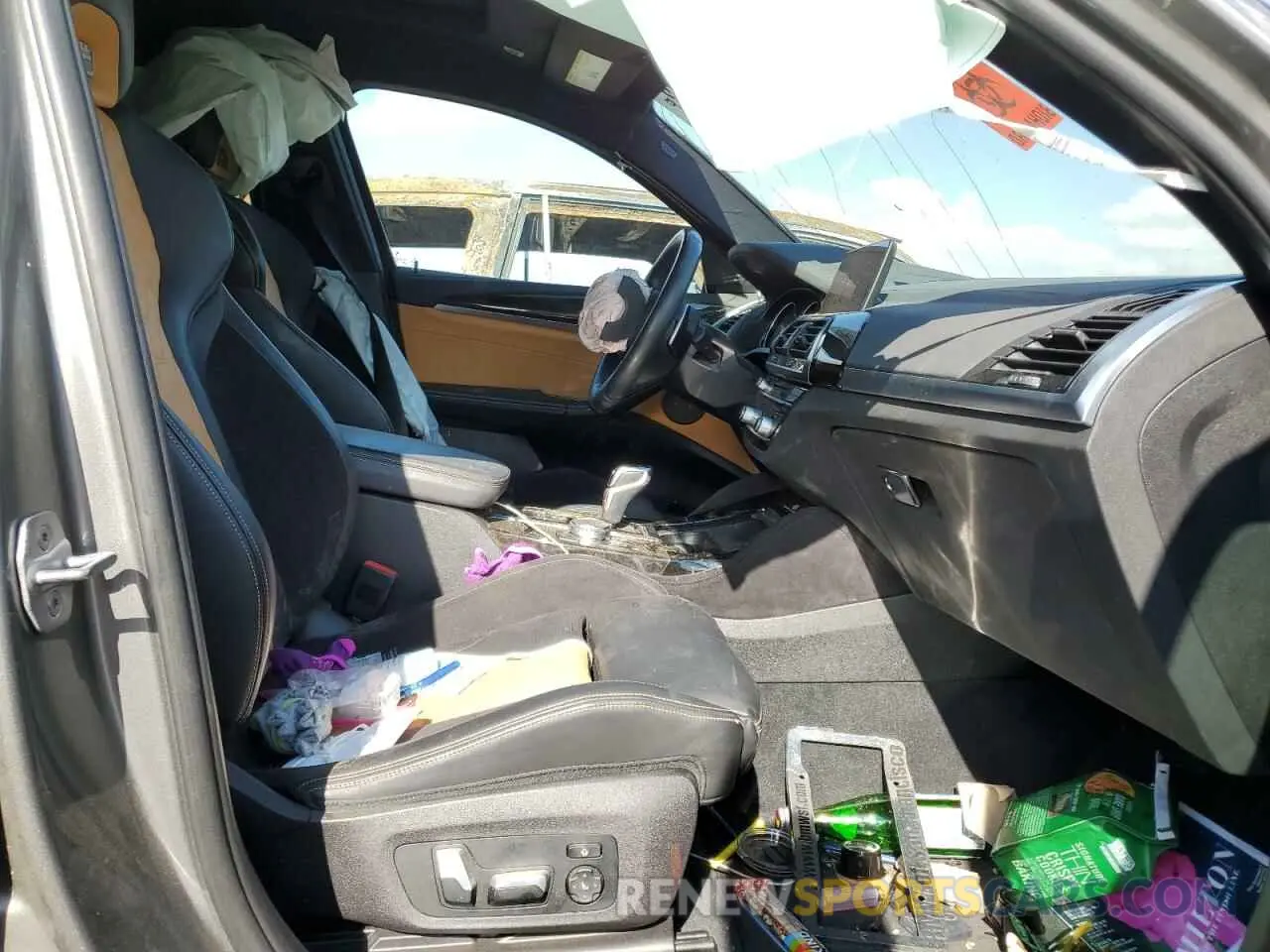 5 Photograph of a damaged car 5YMUJ0C05LLA99745 BMW X4 2020