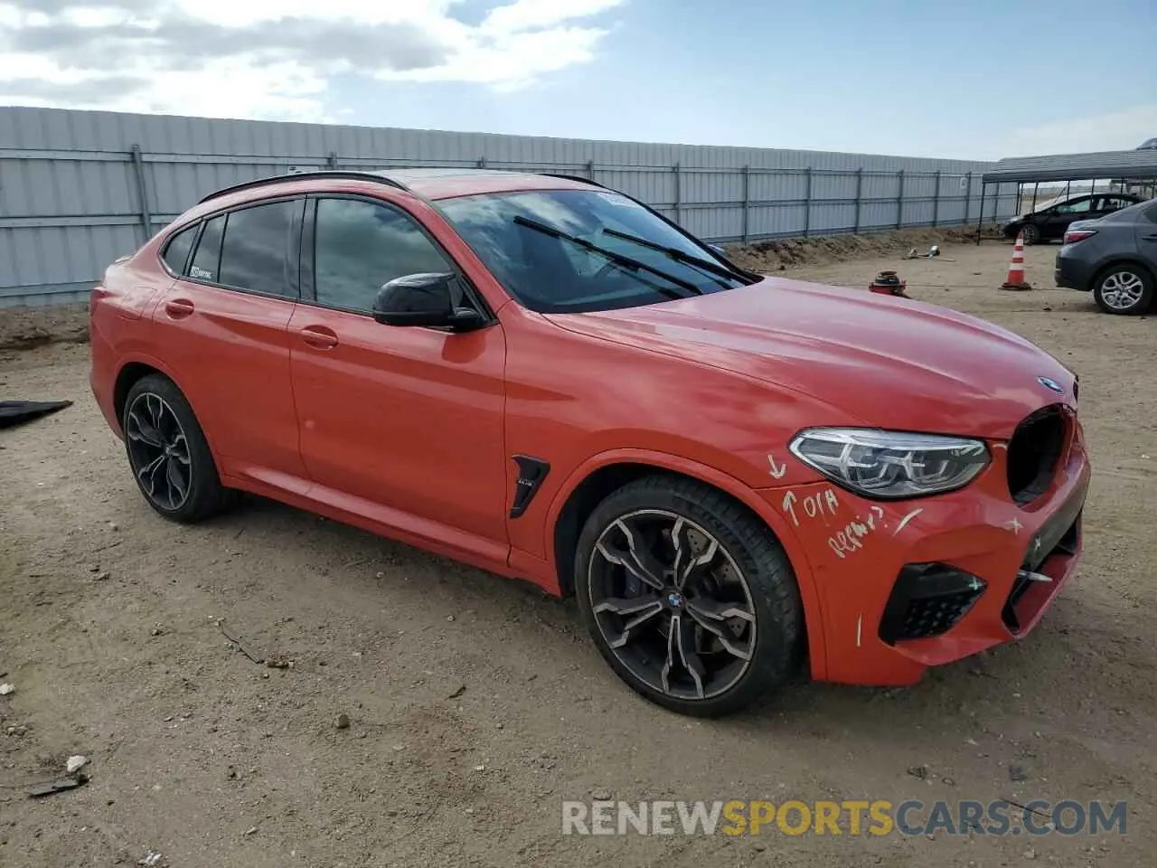 4 Photograph of a damaged car 5YMUJ0C08LLU67316 BMW X4 2020