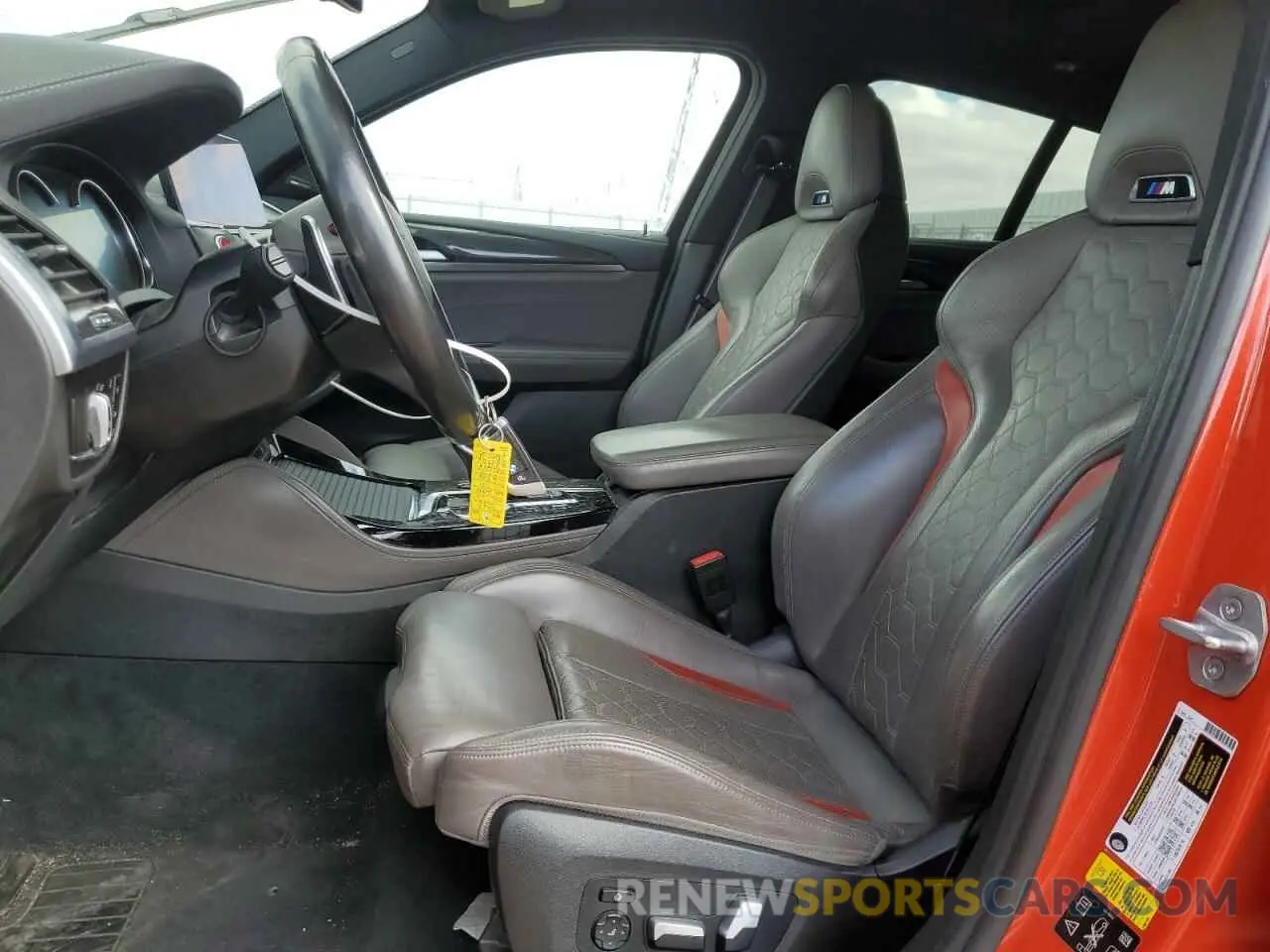 7 Photograph of a damaged car 5YMUJ0C08LLU67316 BMW X4 2020