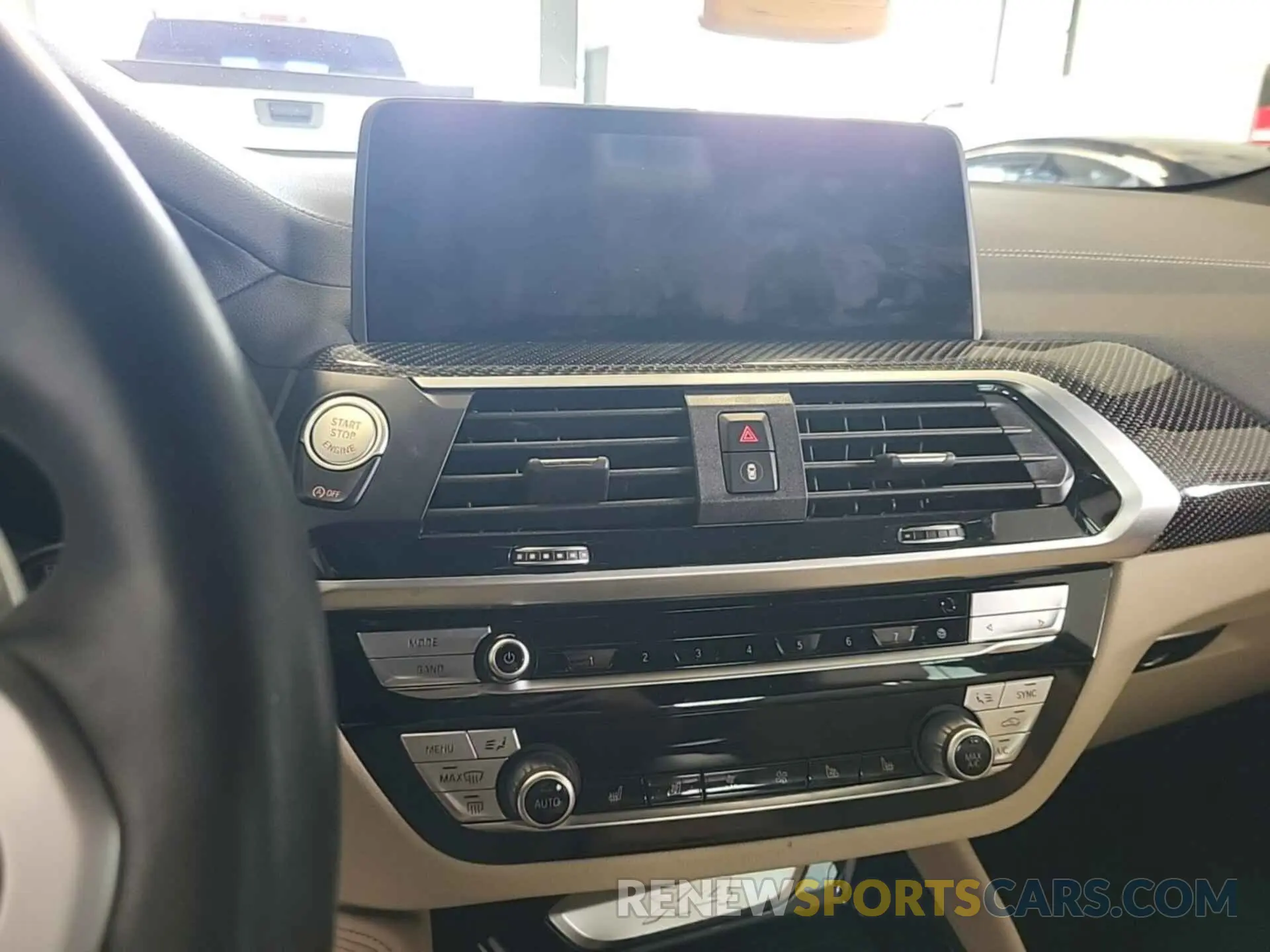 8 Photograph of a damaged car 5UX2V1C00M9E02003 BMW X4 2021