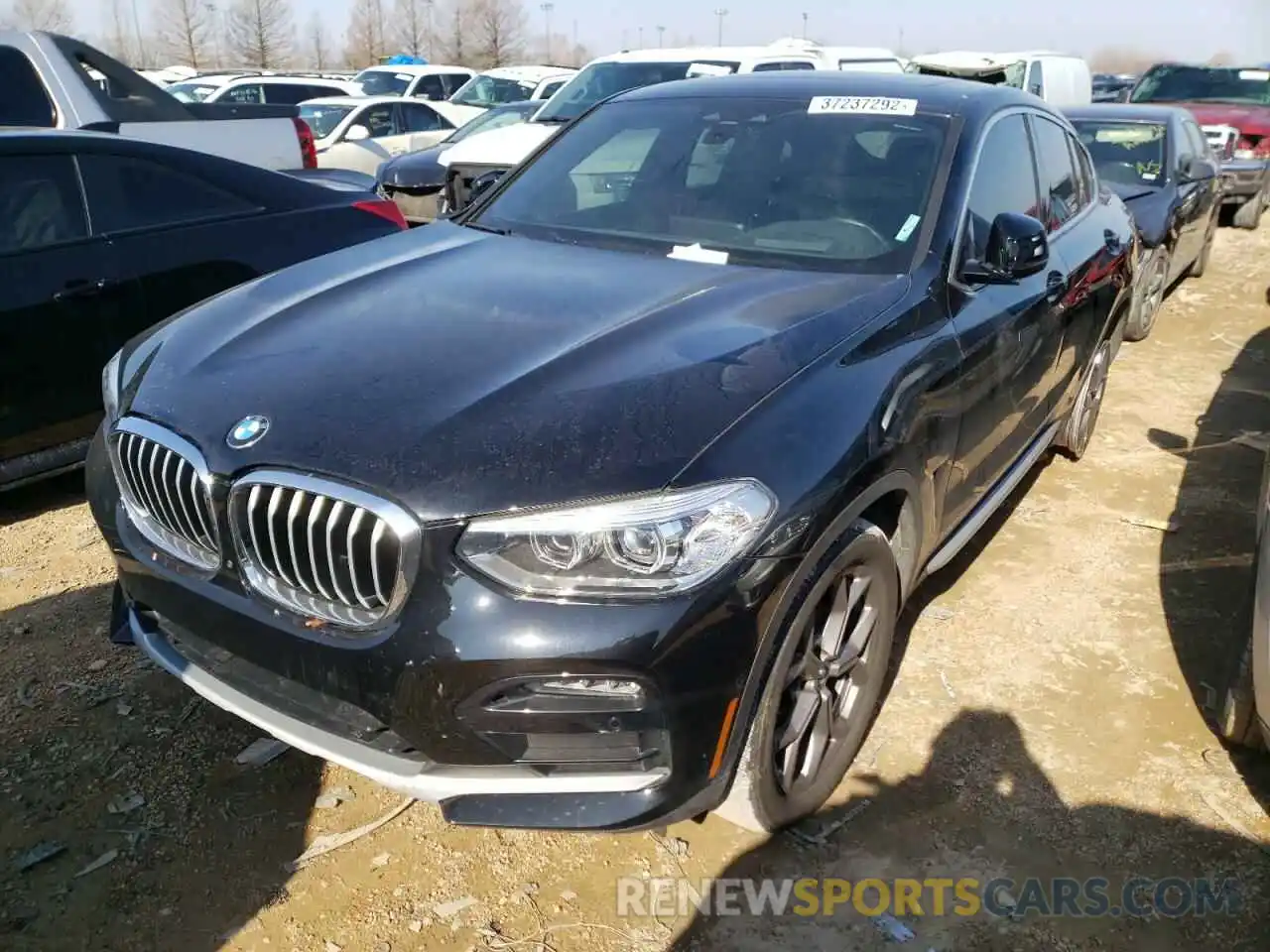 2 Photograph of a damaged car 5UX2V1C00M9E20811 BMW X4 2021