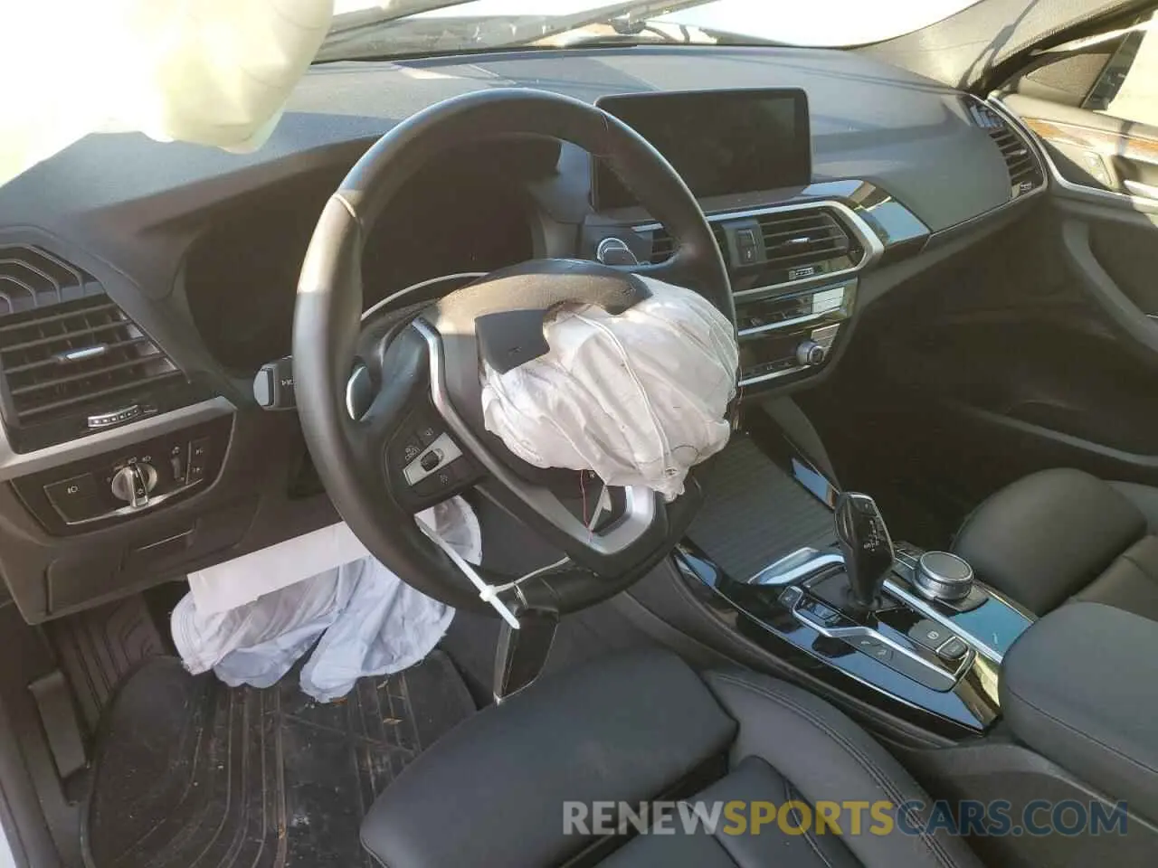 8 Photograph of a damaged car 5UX2V1C00M9H95579 BMW X4 2021