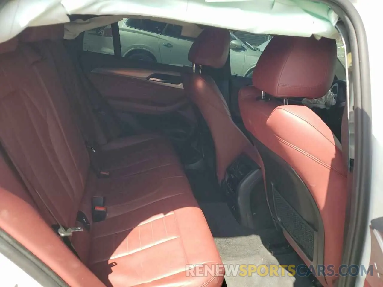 11 Photograph of a damaged car 5UX2V1C01M9E03922 BMW X4 2021