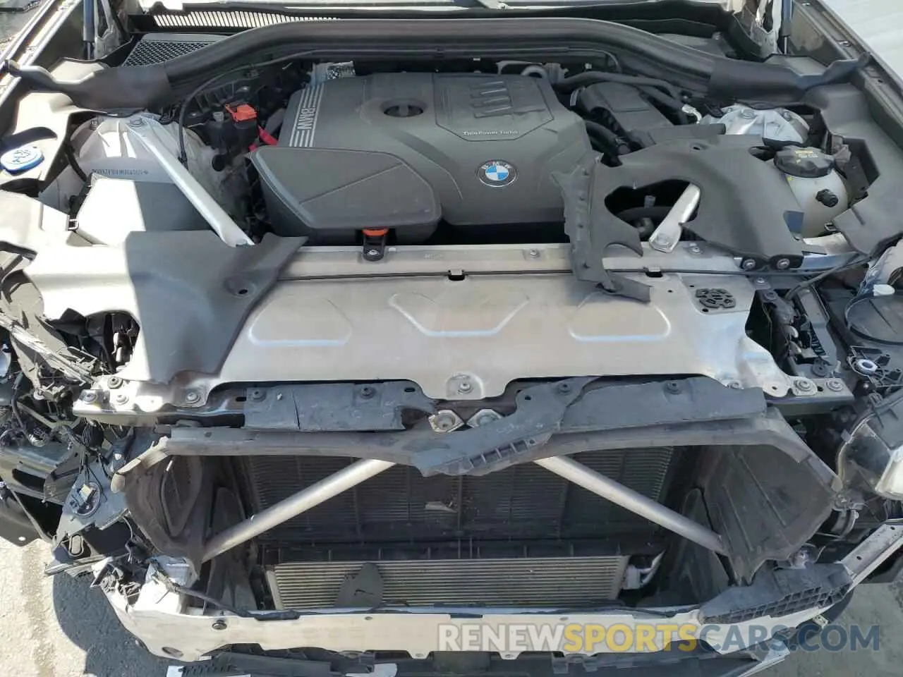 12 Photograph of a damaged car 5UX2V1C01M9E03922 BMW X4 2021