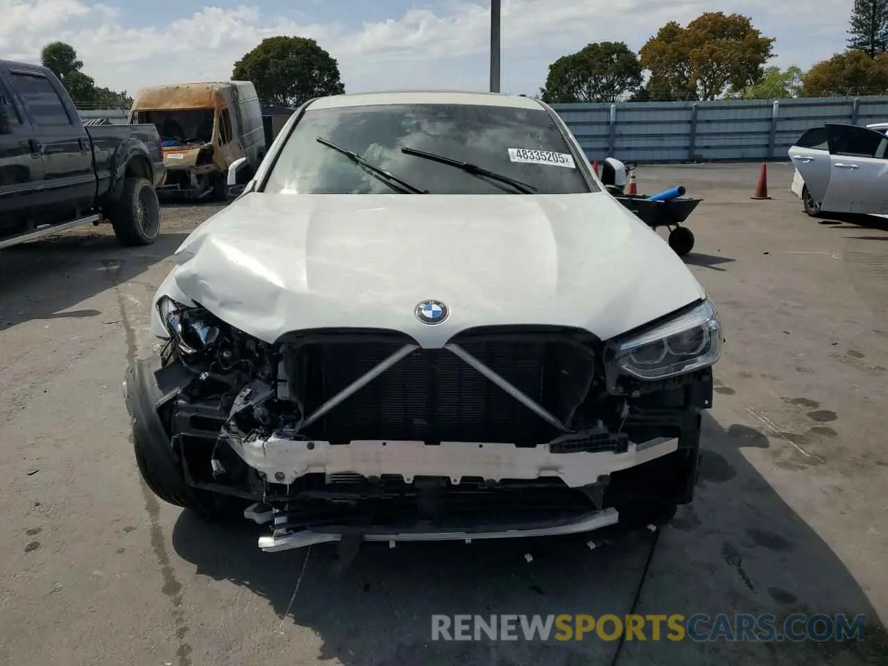 5 Photograph of a damaged car 5UX2V1C01M9E03922 BMW X4 2021