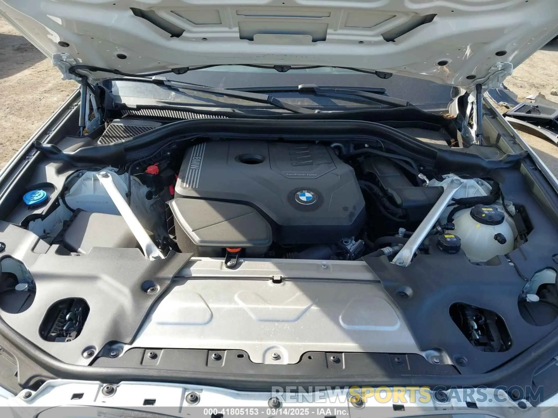 10 Photograph of a damaged car 5UX2V1C01M9F26524 BMW X4 2021