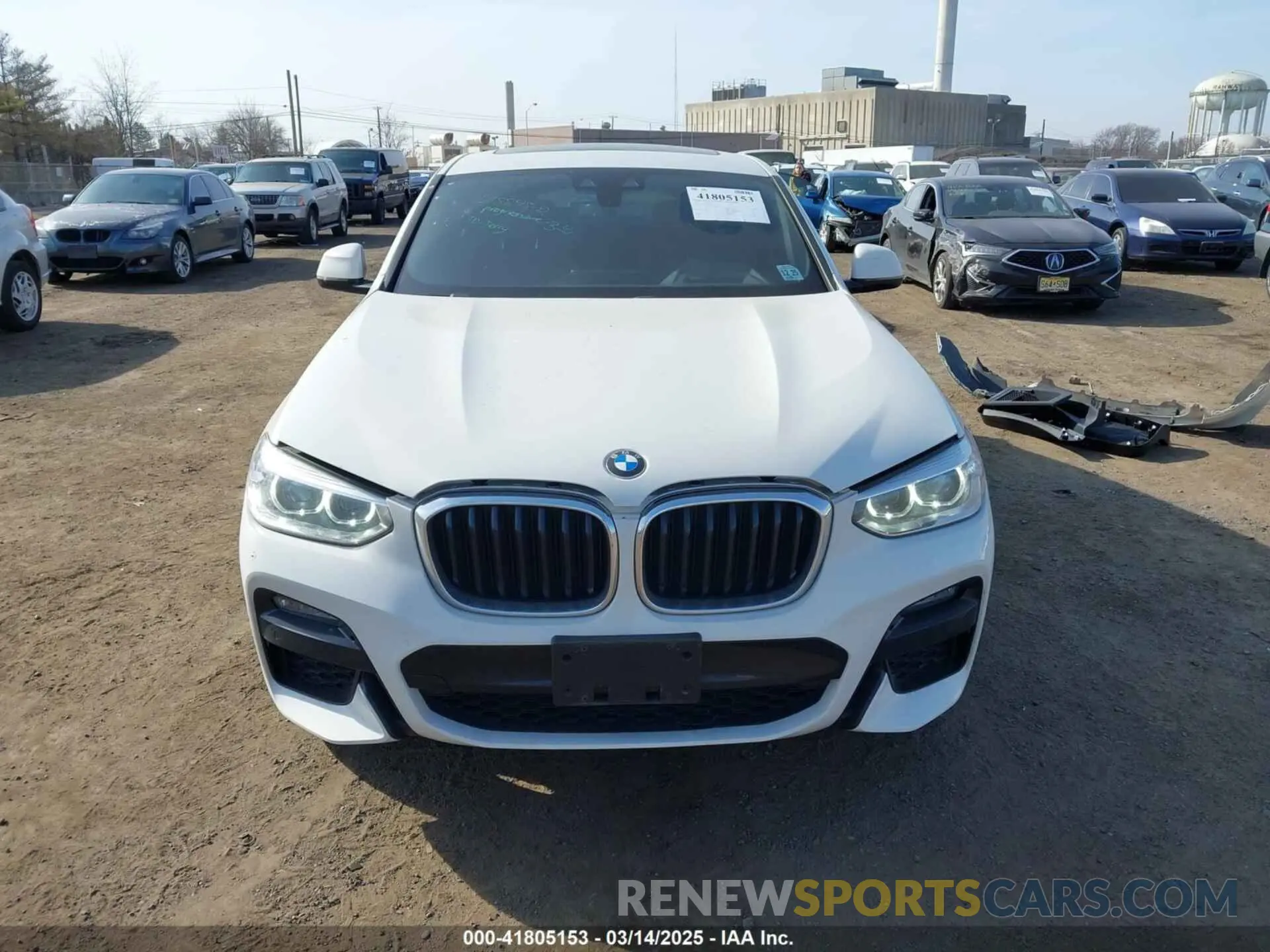 13 Photograph of a damaged car 5UX2V1C01M9F26524 BMW X4 2021