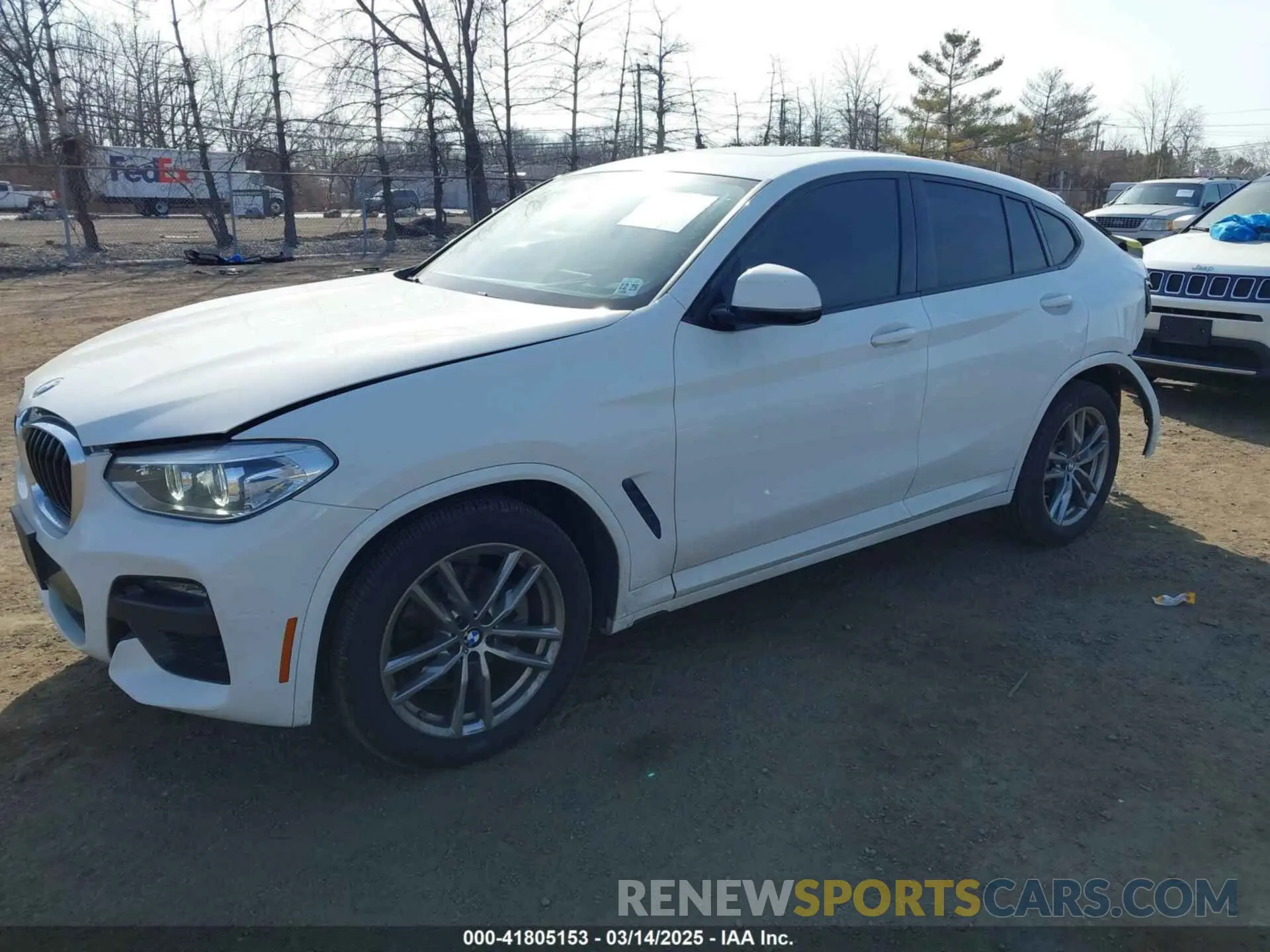 2 Photograph of a damaged car 5UX2V1C01M9F26524 BMW X4 2021