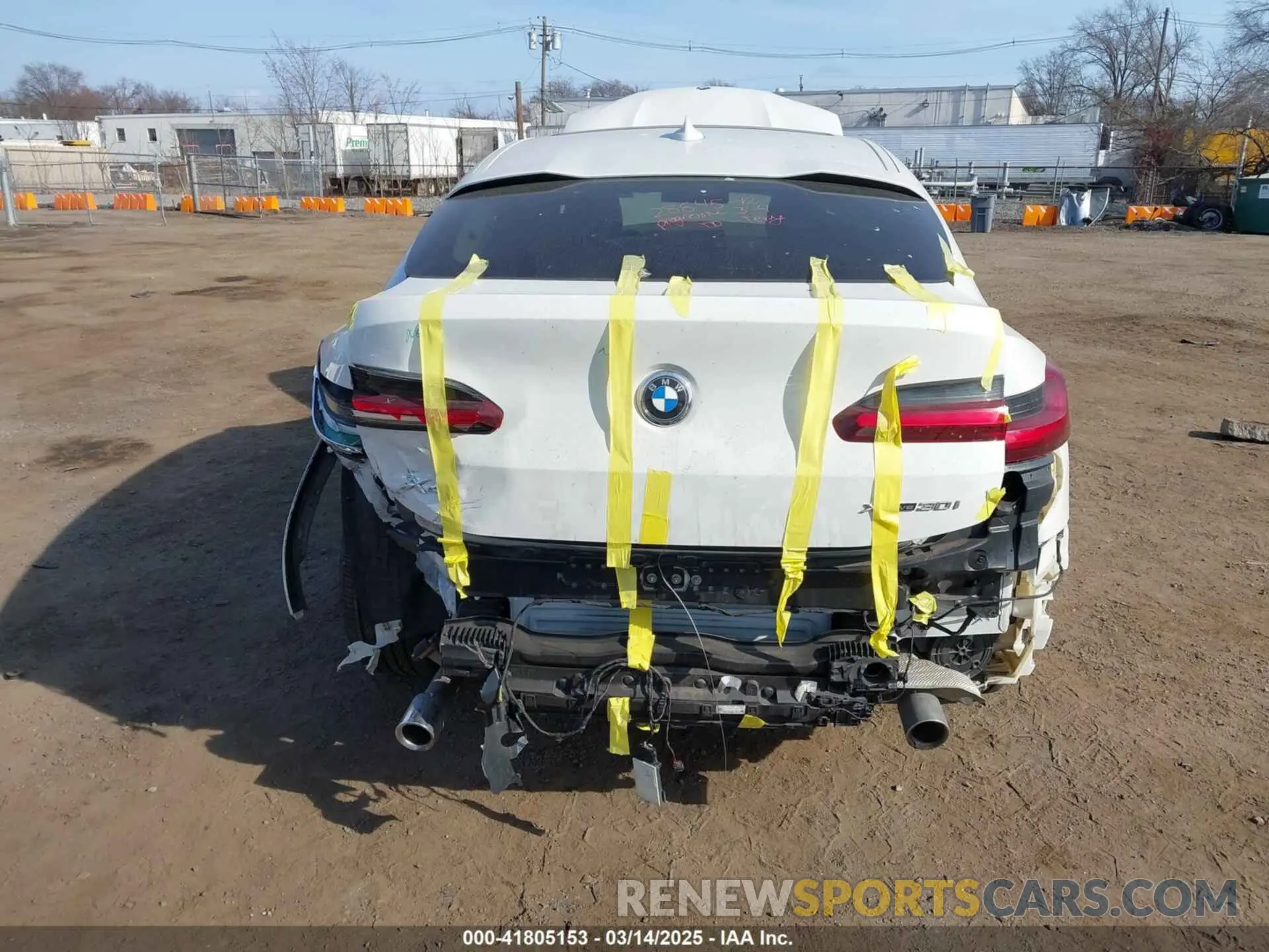 6 Photograph of a damaged car 5UX2V1C01M9F26524 BMW X4 2021