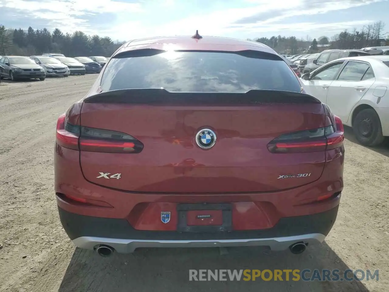 6 Photograph of a damaged car 5UX2V1C01M9F54470 BMW X4 2021