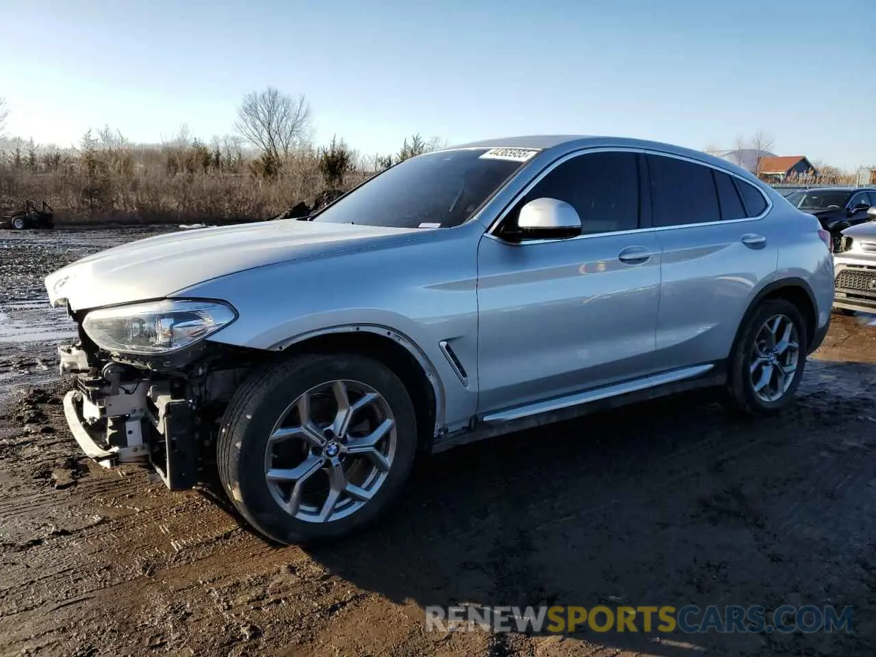 1 Photograph of a damaged car 5UX2V1C01M9G92011 BMW X4 2021