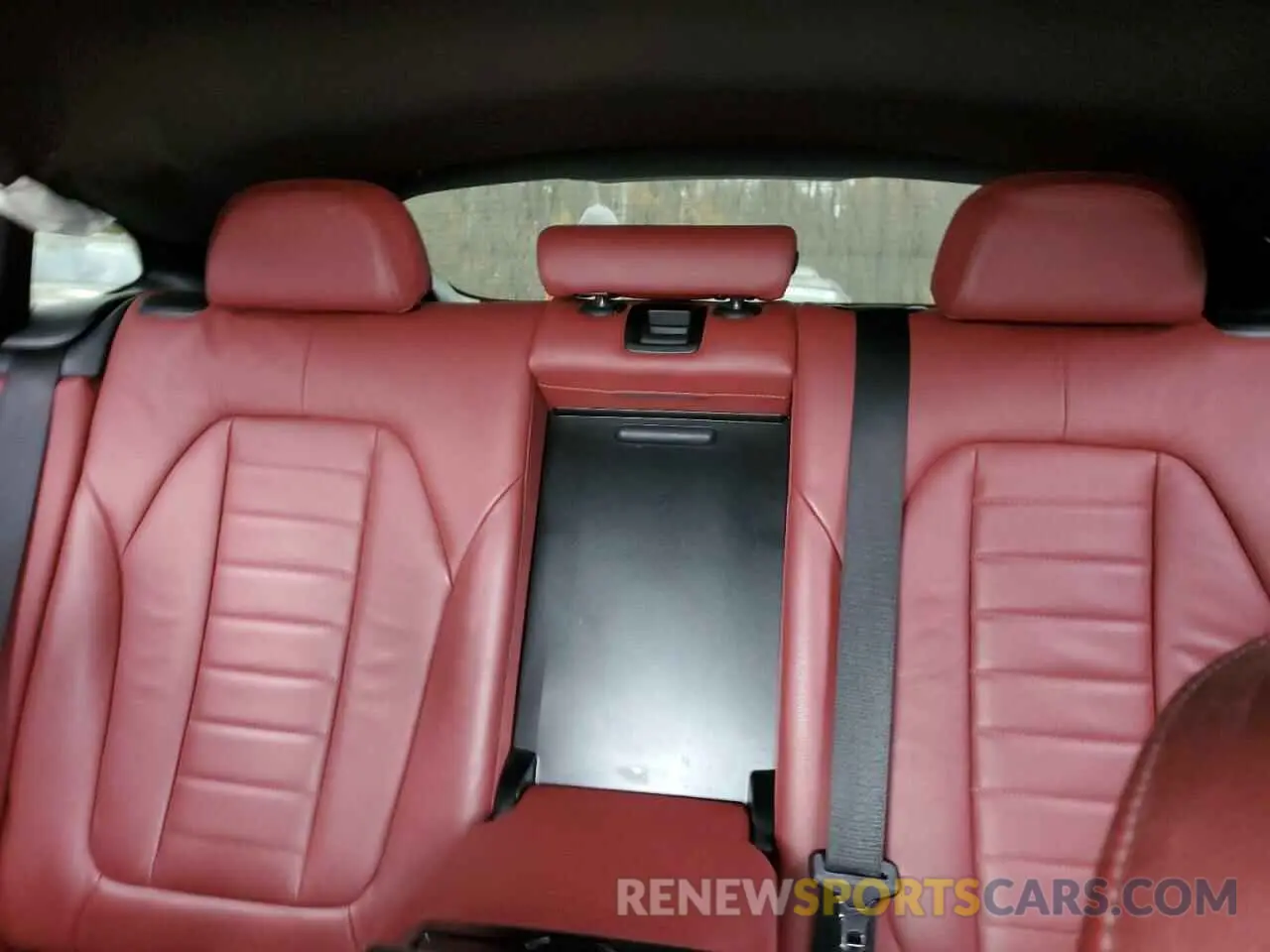 10 Photograph of a damaged car 5UX2V1C01M9H50957 BMW X4 2021