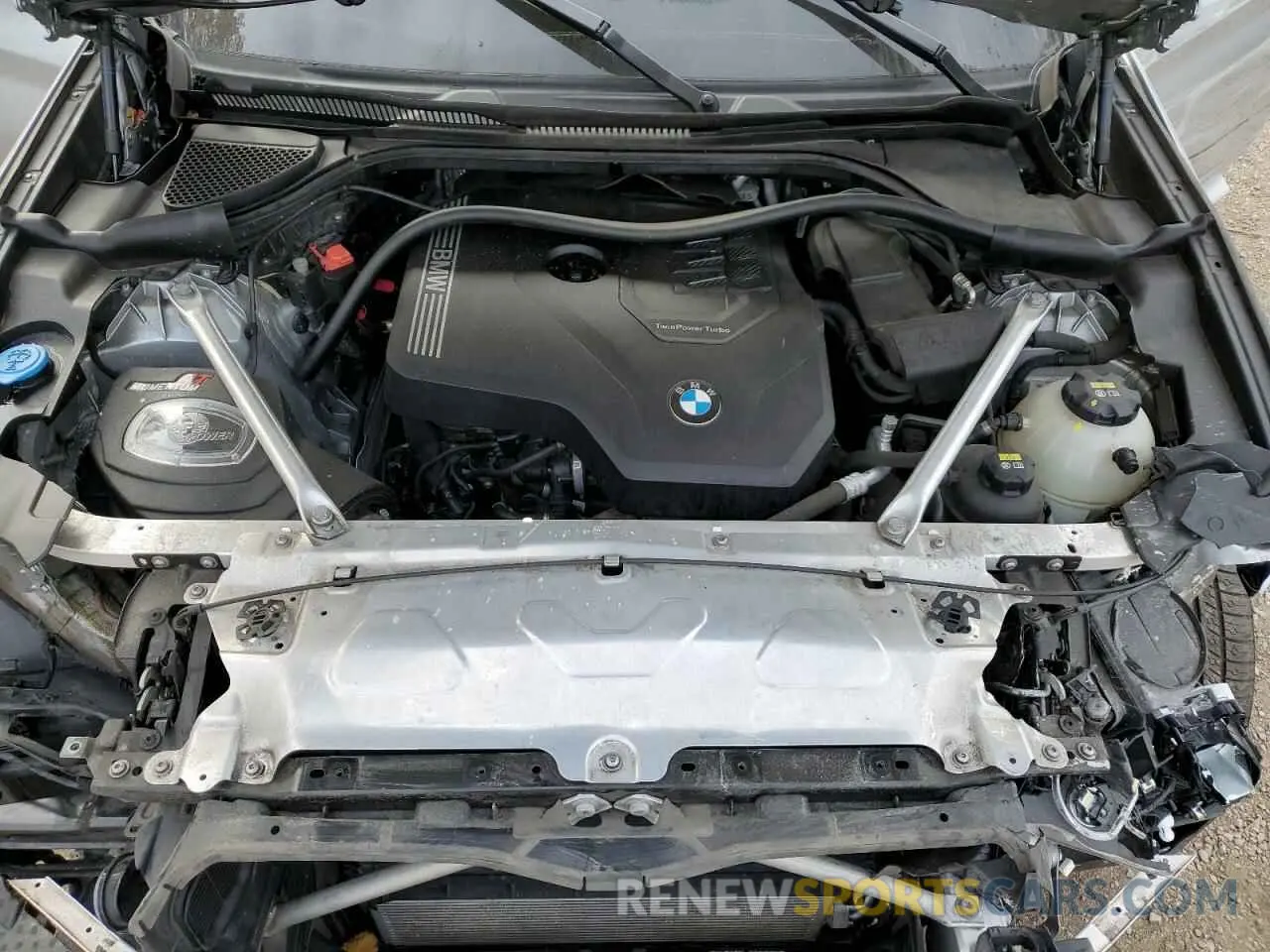 12 Photograph of a damaged car 5UX2V1C01M9H50957 BMW X4 2021