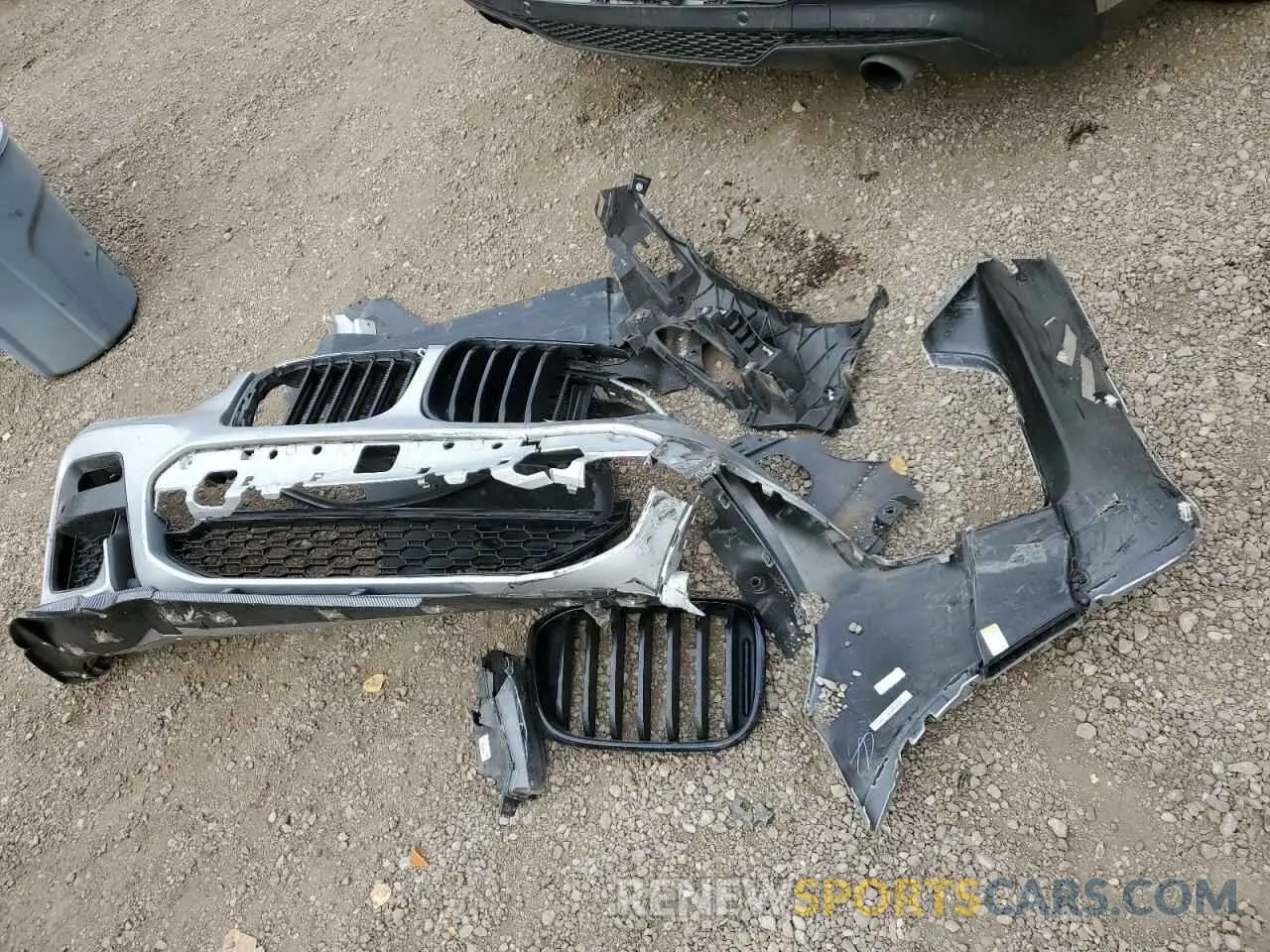 13 Photograph of a damaged car 5UX2V1C01M9H50957 BMW X4 2021