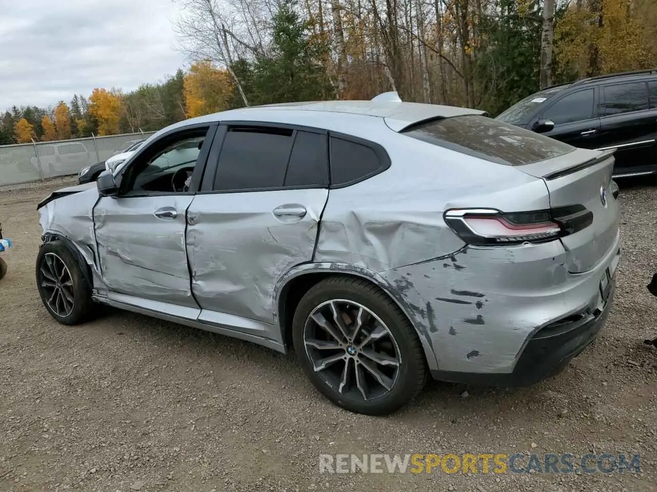 2 Photograph of a damaged car 5UX2V1C01M9H50957 BMW X4 2021