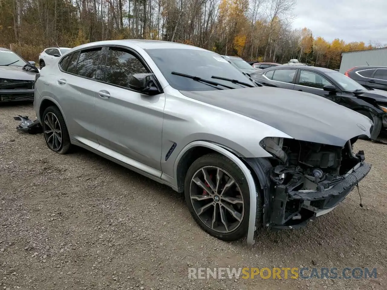 4 Photograph of a damaged car 5UX2V1C01M9H50957 BMW X4 2021