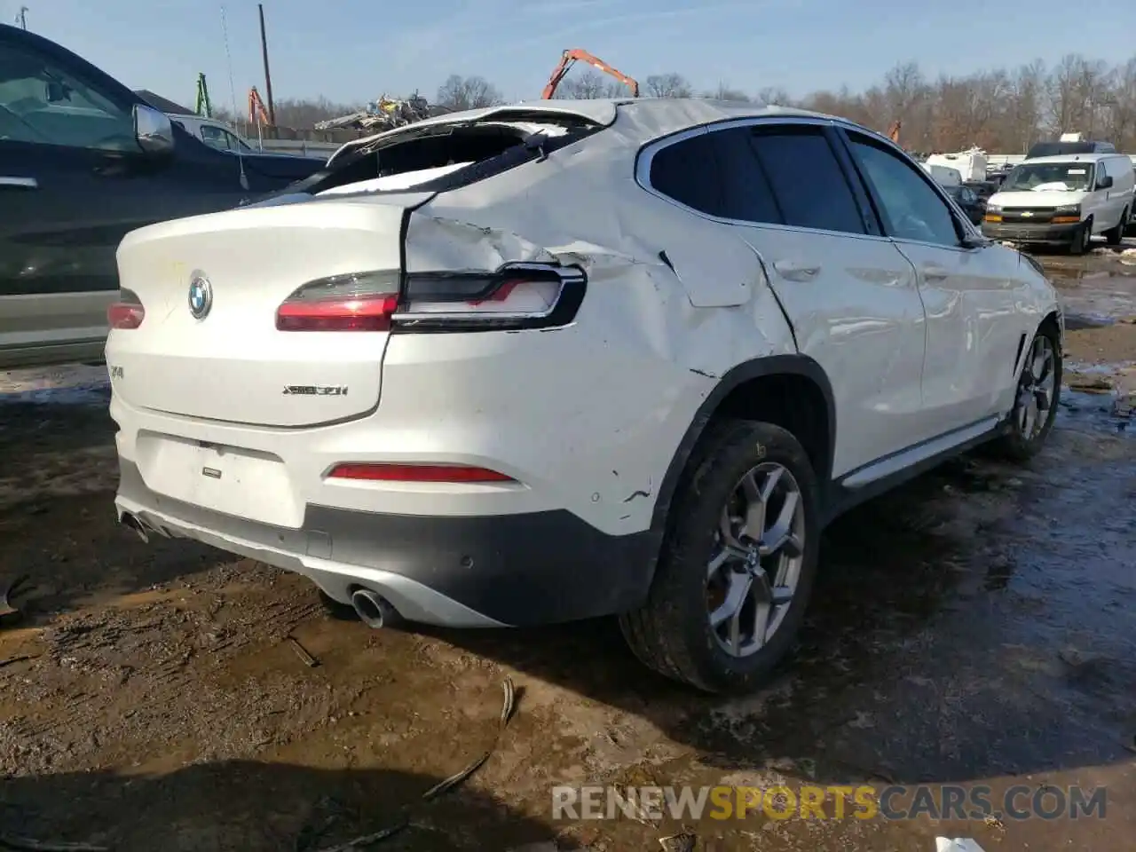 4 Photograph of a damaged car 5UX2V1C01M9H80444 BMW X4 2021