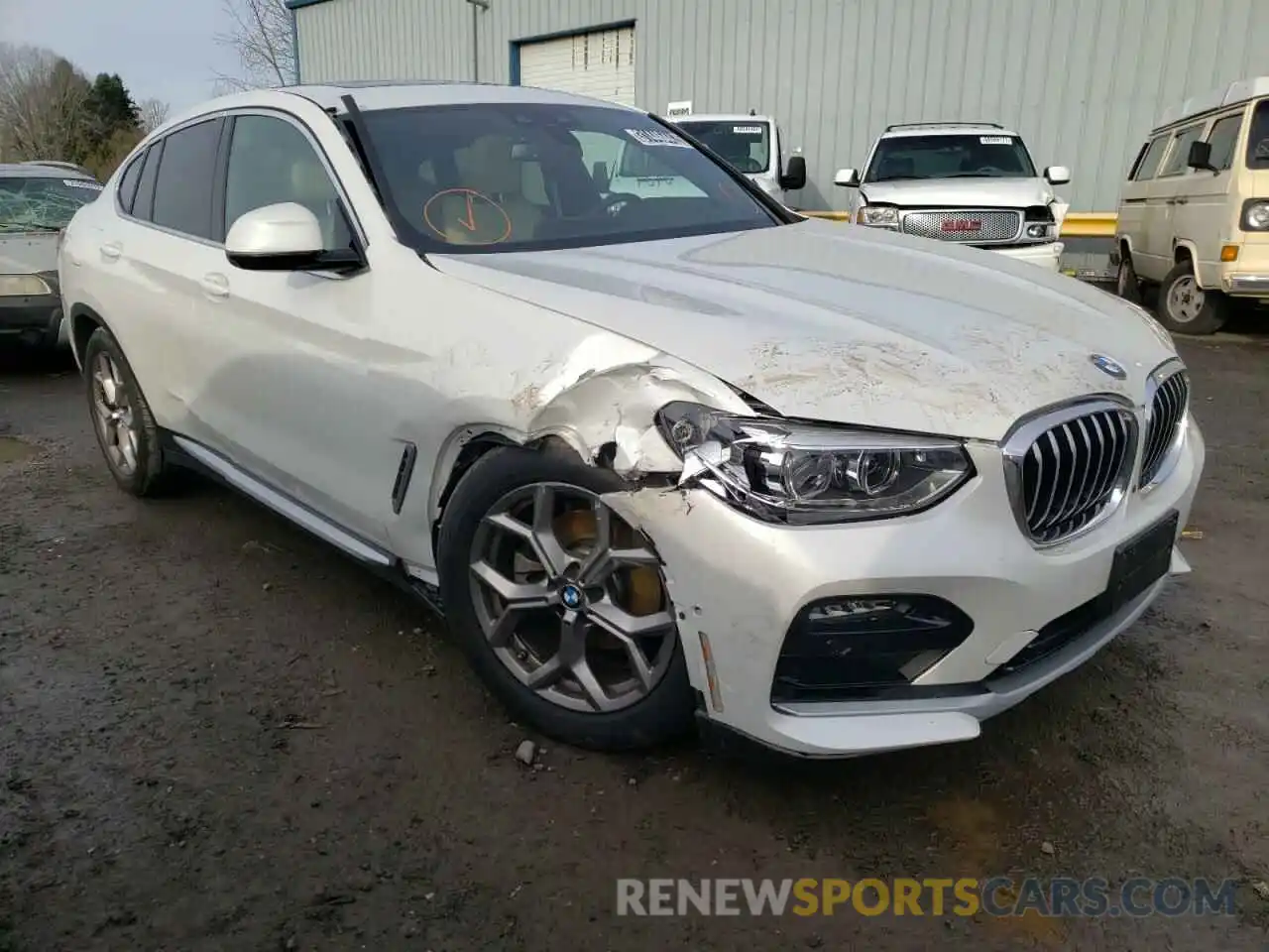 1 Photograph of a damaged car 5UX2V1C01M9H85353 BMW X4 2021