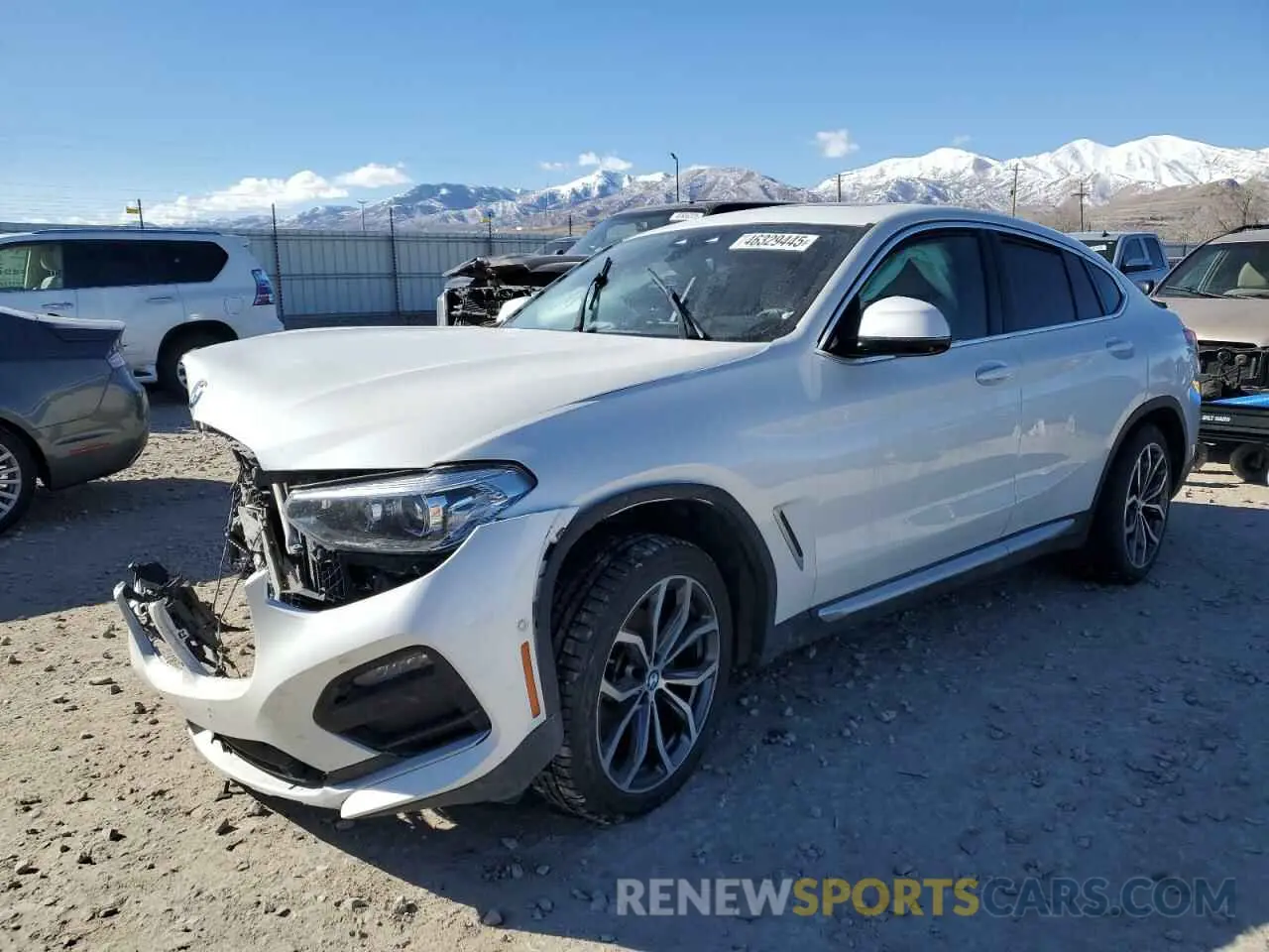 1 Photograph of a damaged car 5UX2V1C02M9E78161 BMW X4 2021