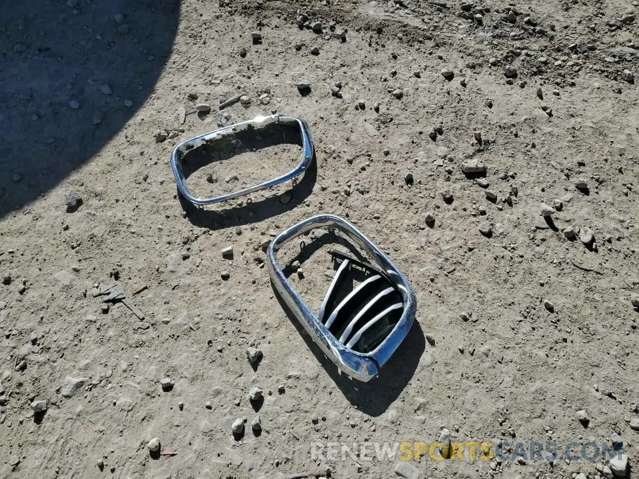 12 Photograph of a damaged car 5UX2V1C02M9E78161 BMW X4 2021