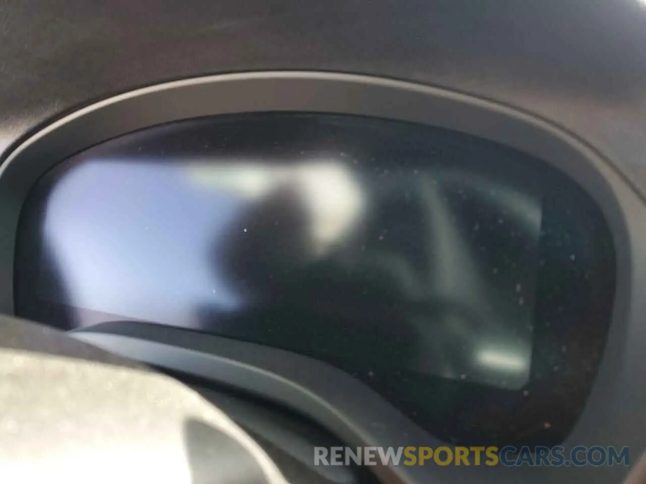 9 Photograph of a damaged car 5UX2V1C02M9E78161 BMW X4 2021