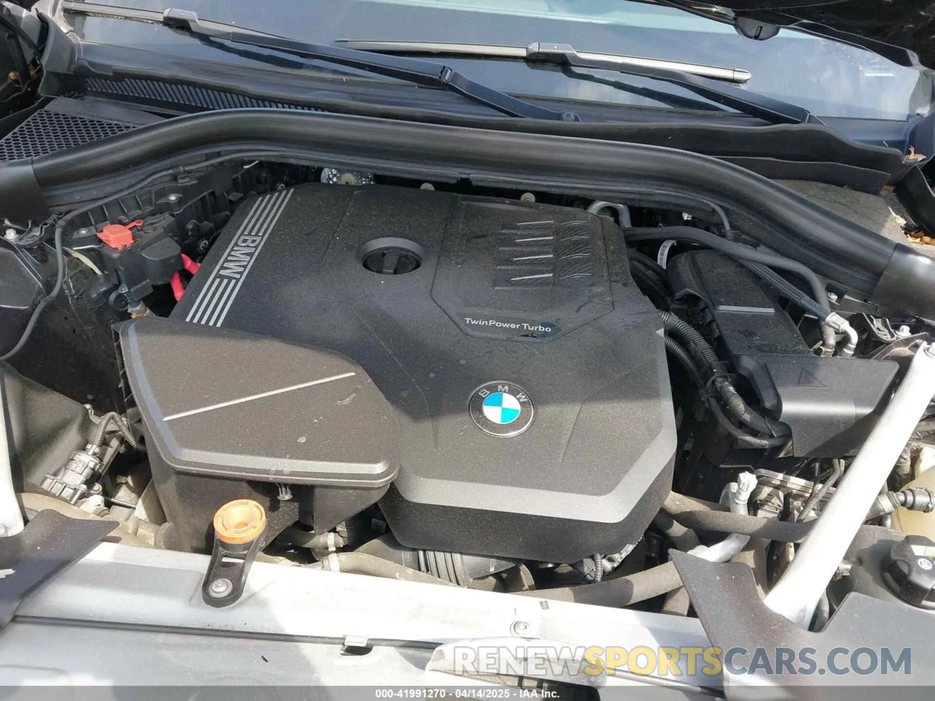 10 Photograph of a damaged car 5UX2V1C02M9G88260 BMW X4 2021