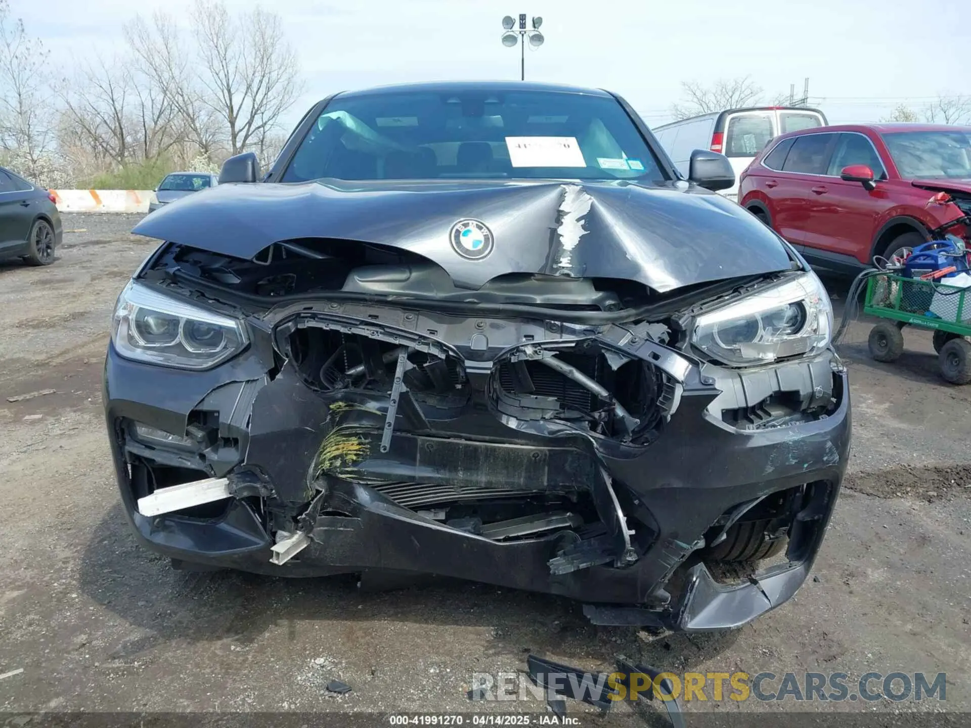 12 Photograph of a damaged car 5UX2V1C02M9G88260 BMW X4 2021