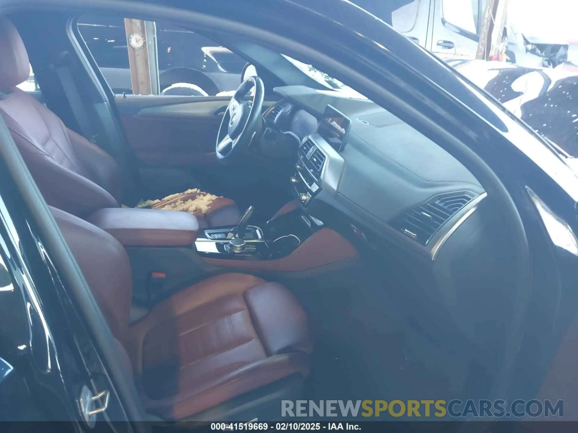 5 Photograph of a damaged car 5UX2V1C02M9G88419 BMW X4 2021