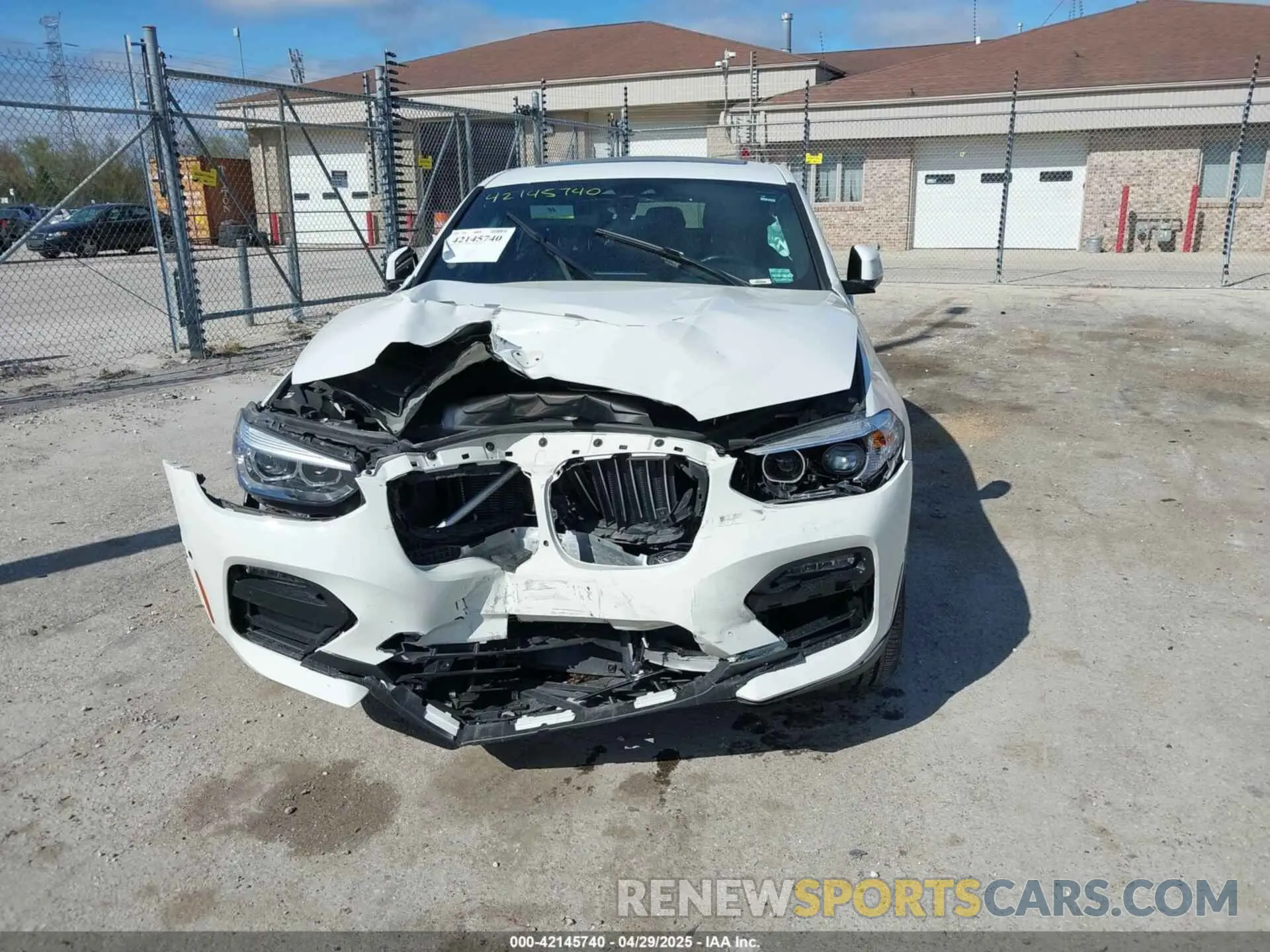 11 Photograph of a damaged car 5UX2V1C03M9F12611 BMW X4 2021