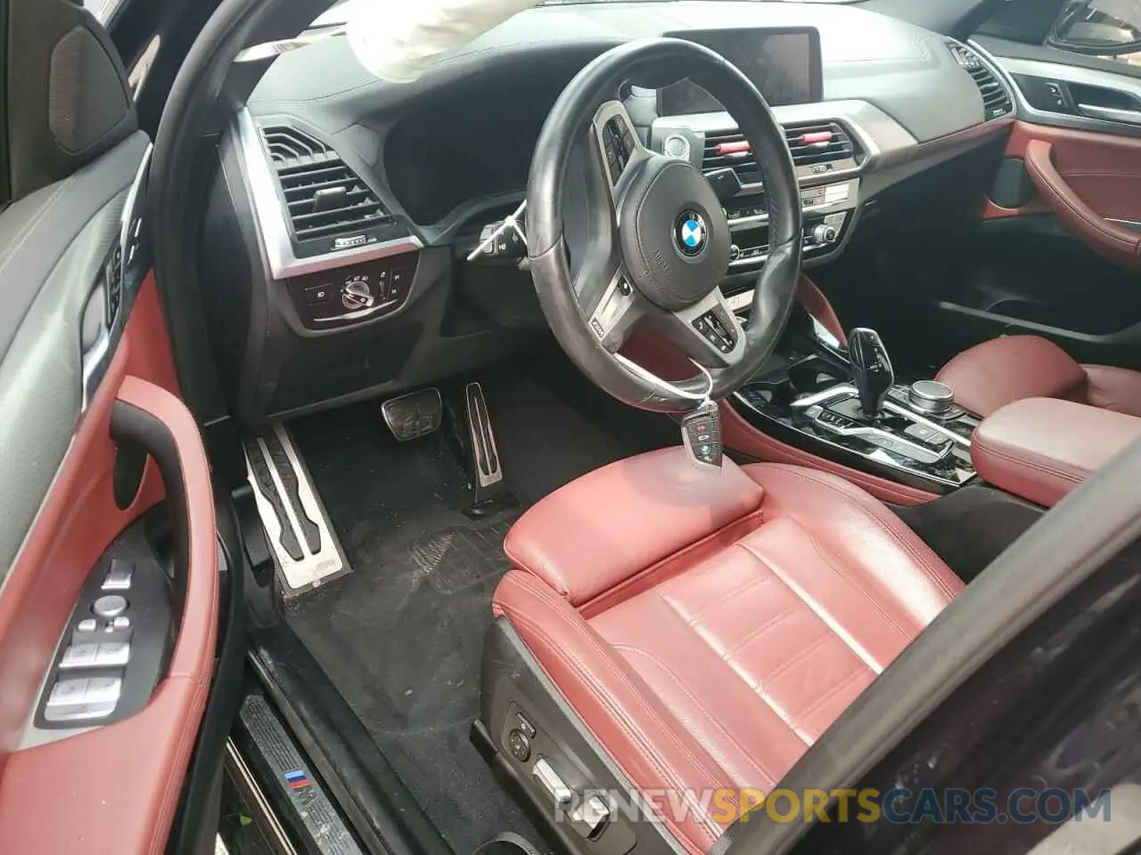 8 Photograph of a damaged car 5UX2V1C04M9F04579 BMW X4 2021