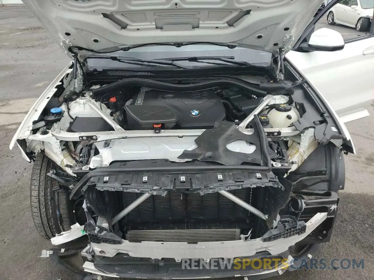 12 Photograph of a damaged car 5UX2V1C04M9H88652 BMW X4 2021