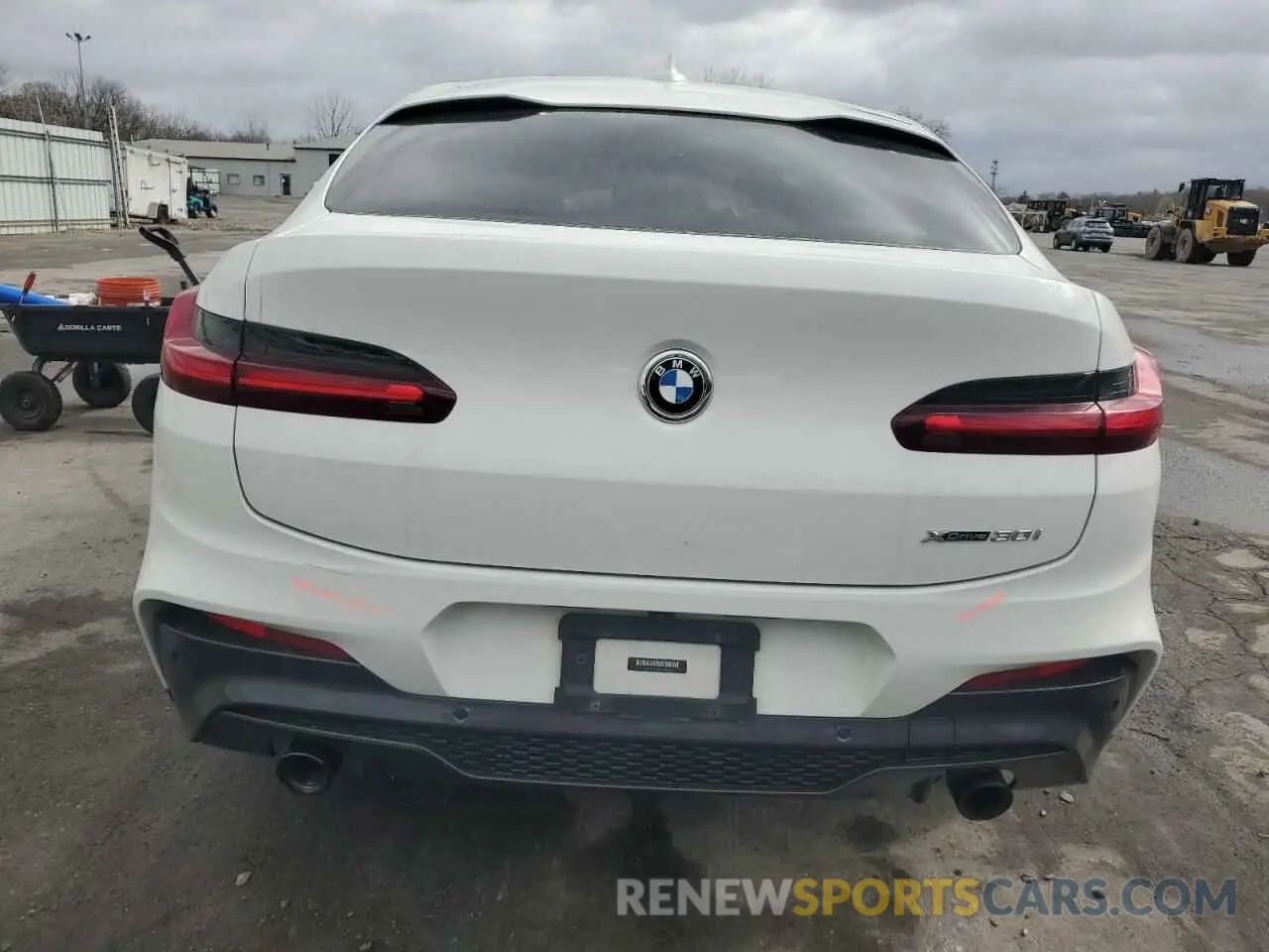 6 Photograph of a damaged car 5UX2V1C04M9H88652 BMW X4 2021