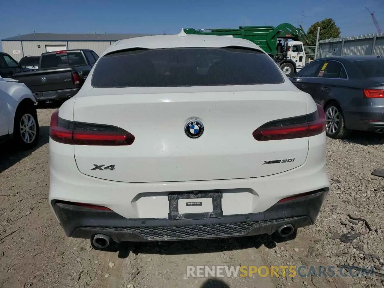 6 Photograph of a damaged car 5UX2V1C04M9H89087 BMW X4 2021