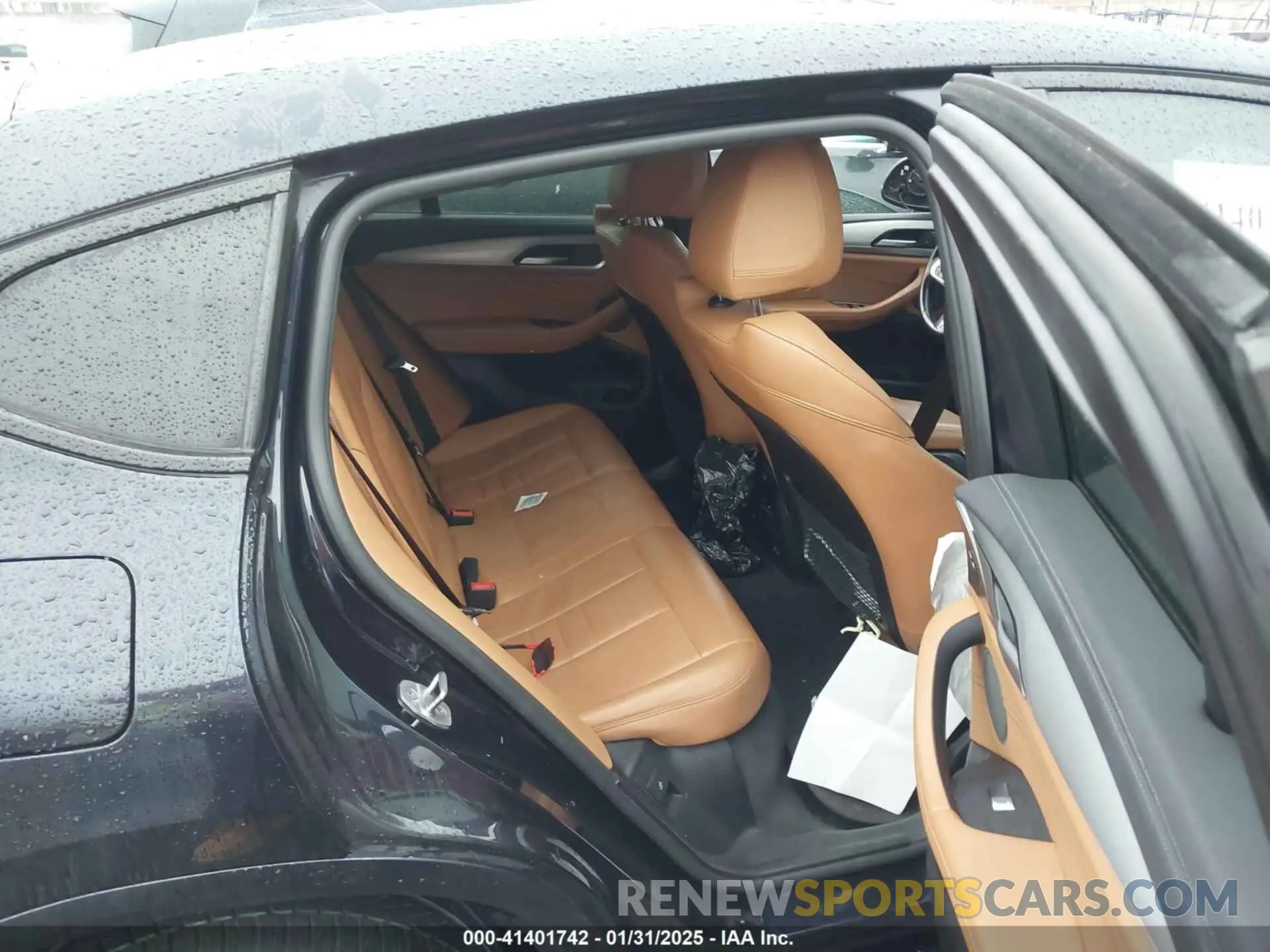 8 Photograph of a damaged car 5UX2V1C05M9G24424 BMW X4 2021