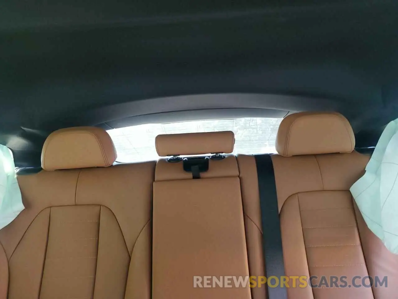 10 Photograph of a damaged car 5UX2V1C06M9D87667 BMW X4 2021