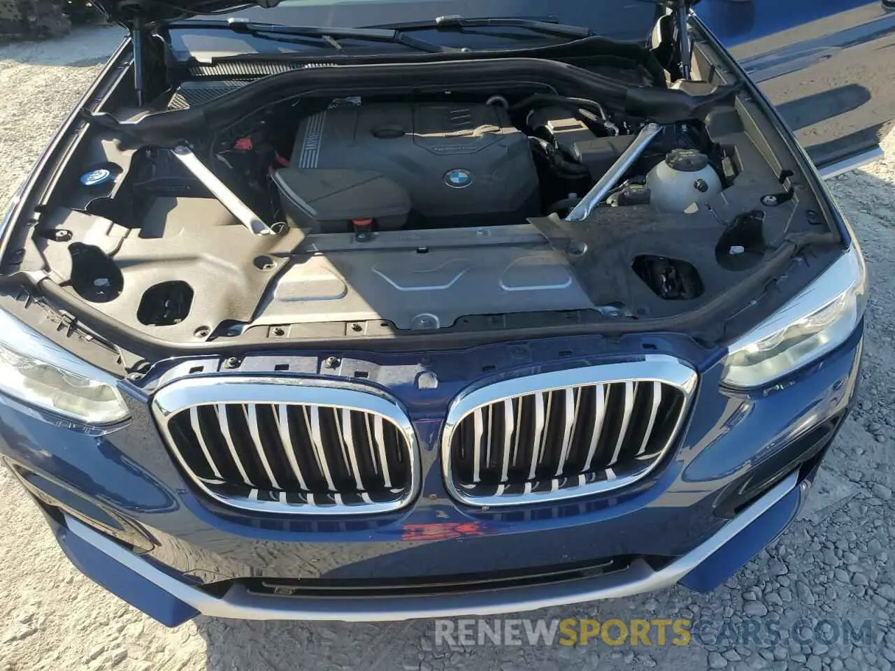 12 Photograph of a damaged car 5UX2V1C06M9D87667 BMW X4 2021