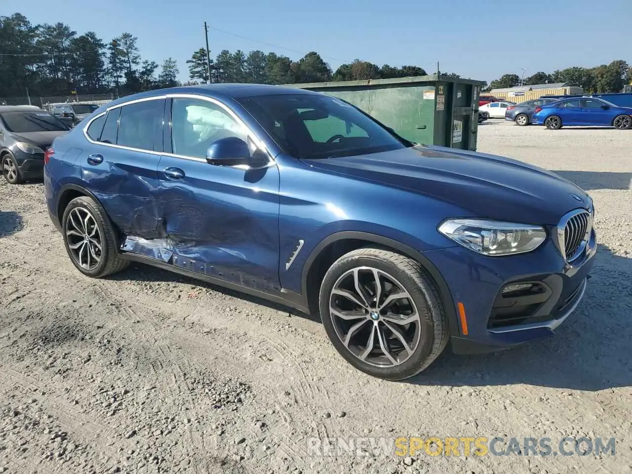 4 Photograph of a damaged car 5UX2V1C06M9D87667 BMW X4 2021
