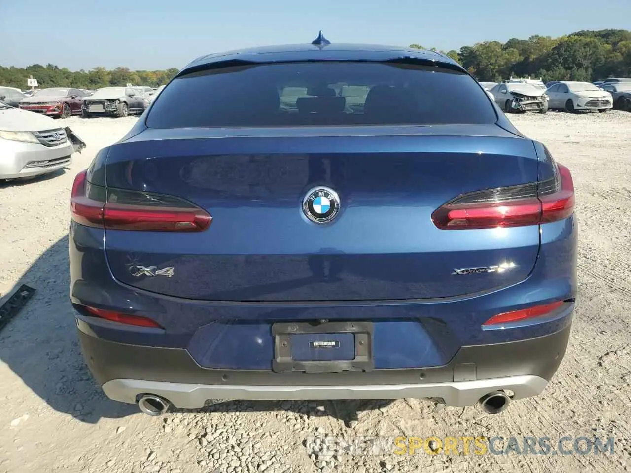 6 Photograph of a damaged car 5UX2V1C06M9D87667 BMW X4 2021
