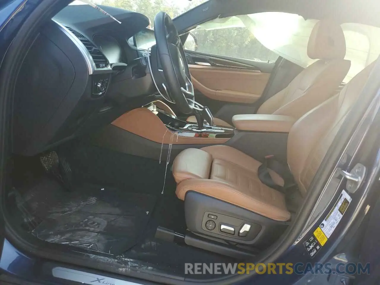 7 Photograph of a damaged car 5UX2V1C06M9D87667 BMW X4 2021