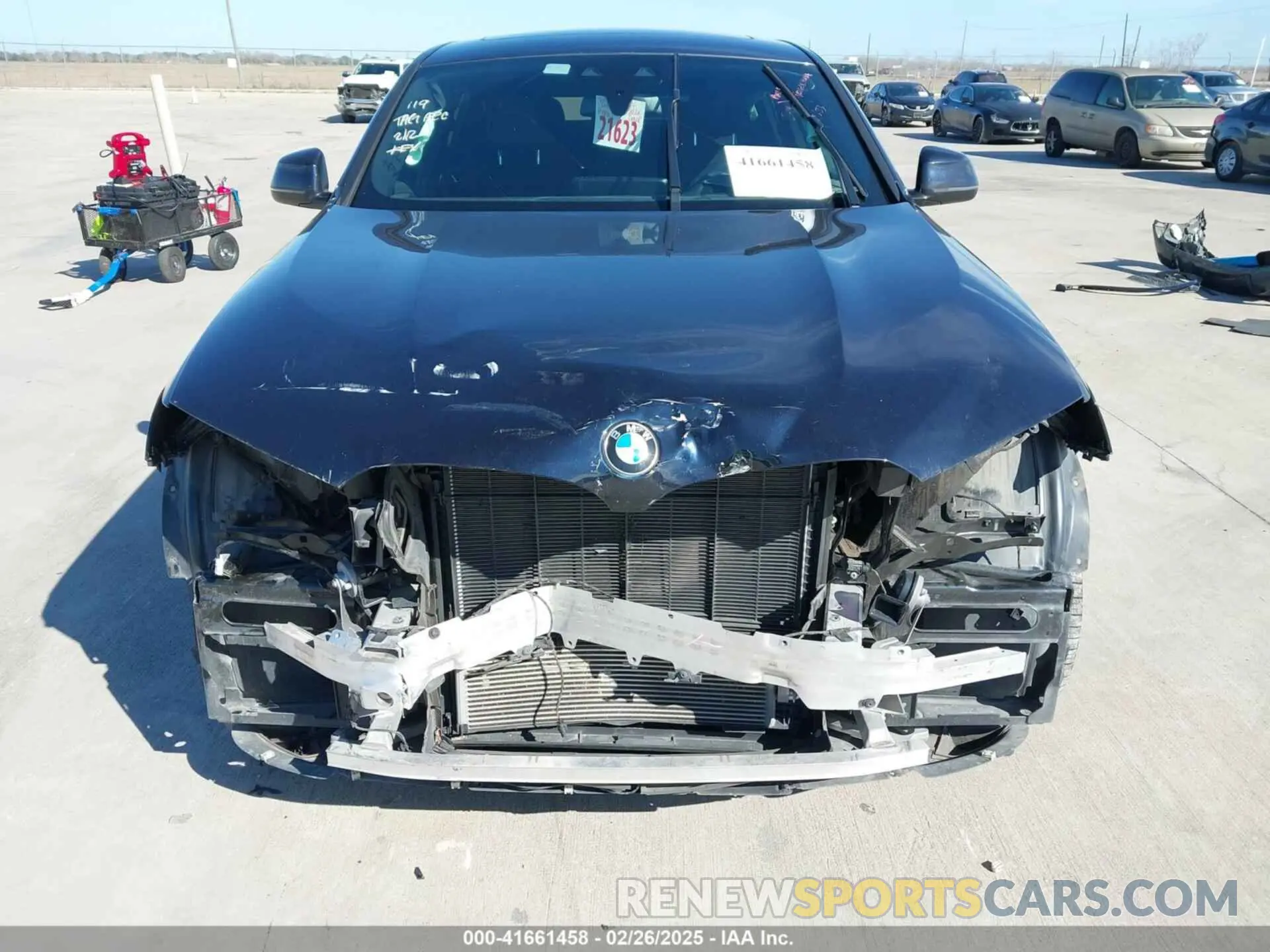 12 Photograph of a damaged car 5UX2V1C06M9E42747 BMW X4 2021