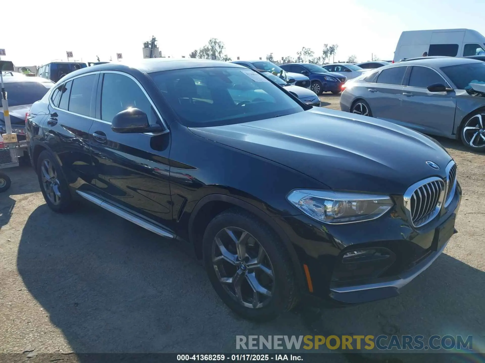 1 Photograph of a damaged car 5UX2V1C06M9F00890 BMW X4 2021