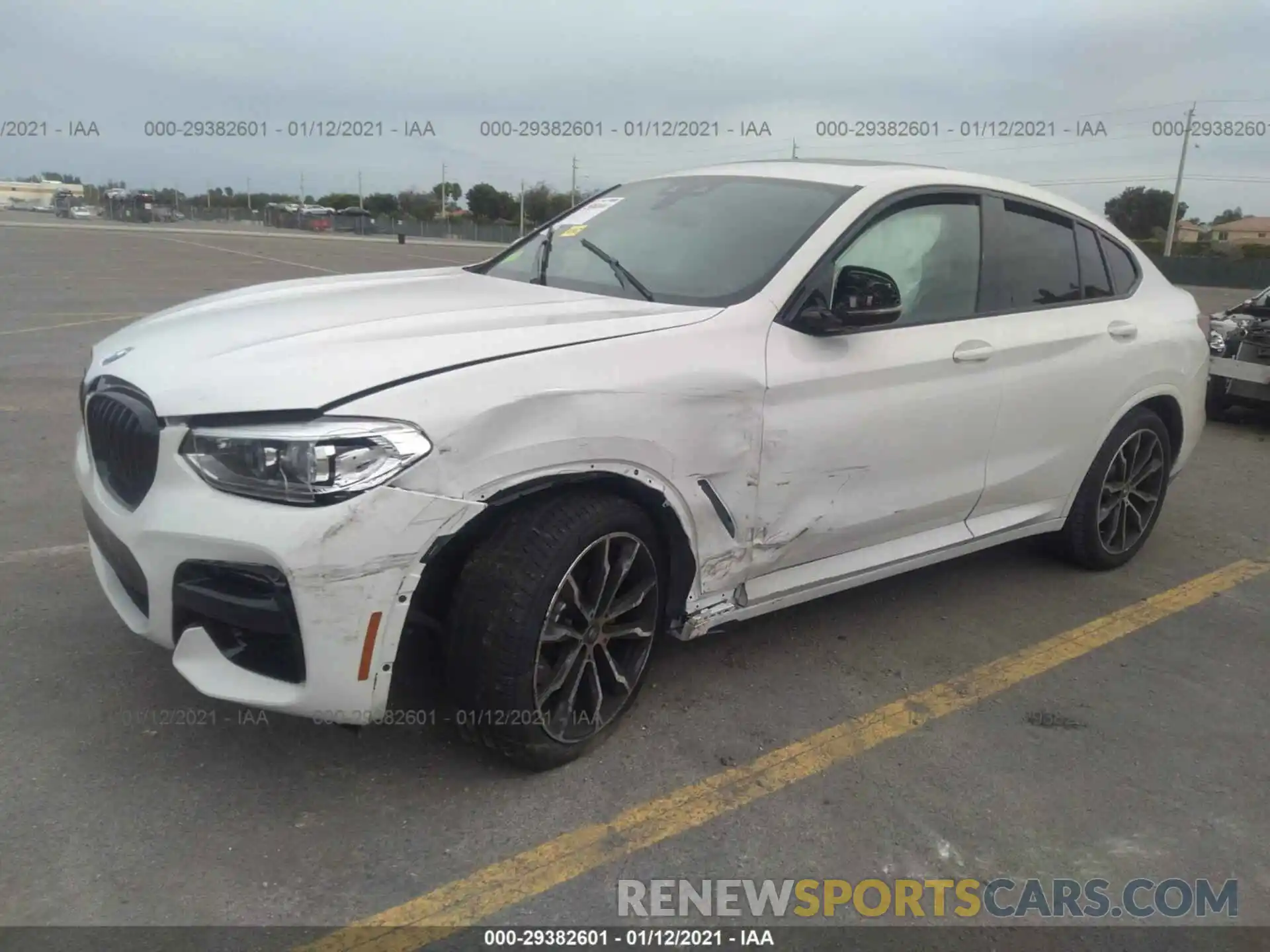 2 Photograph of a damaged car 5UX2V1C07M9E11099 BMW X4 2021