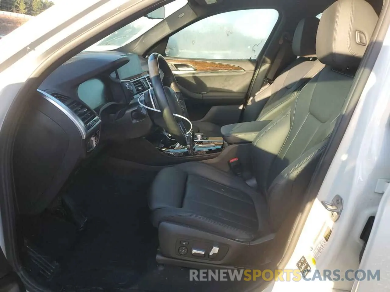 7 Photograph of a damaged car 5UX2V1C07M9E48539 BMW X4 2021