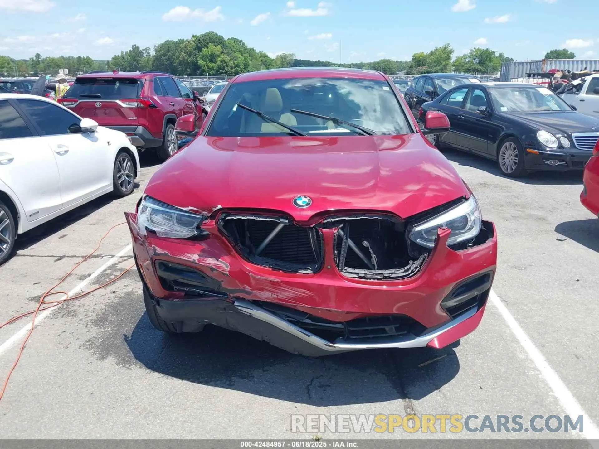 12 Photograph of a damaged car 5UX2V1C07M9F59530 BMW X4 2021