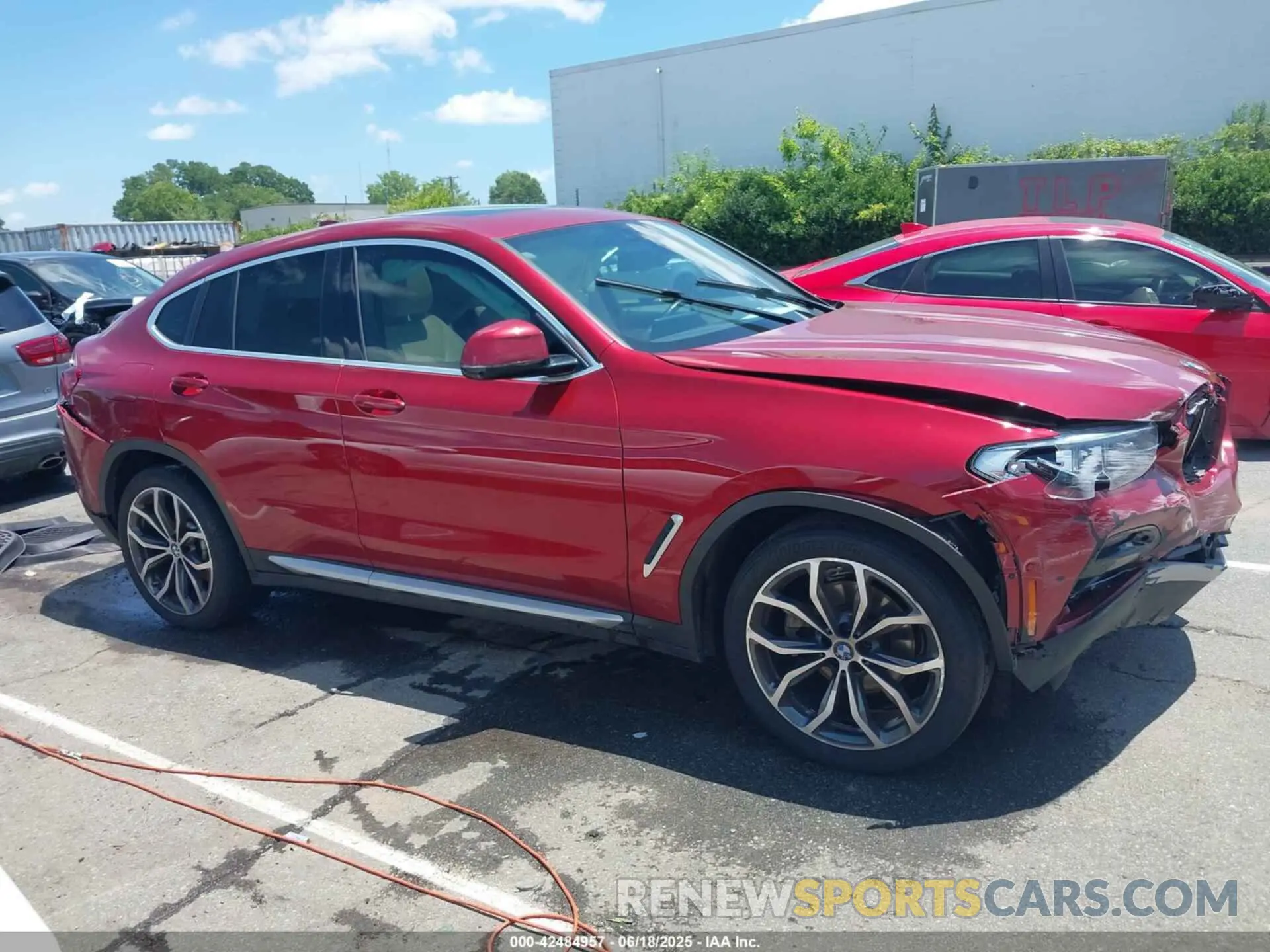 13 Photograph of a damaged car 5UX2V1C07M9F59530 BMW X4 2021