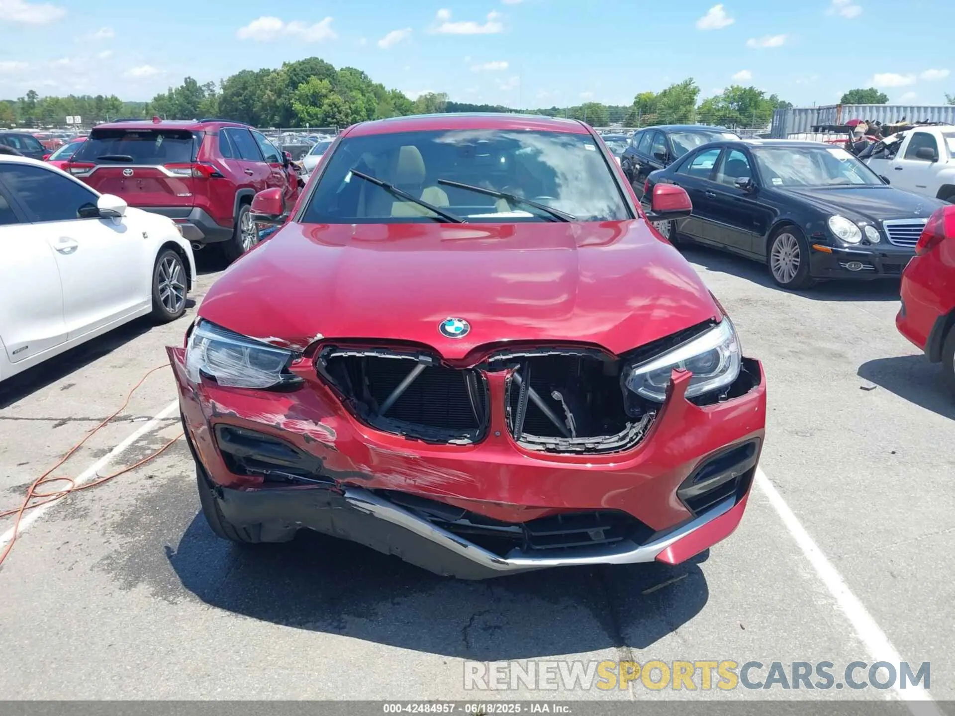 6 Photograph of a damaged car 5UX2V1C07M9F59530 BMW X4 2021