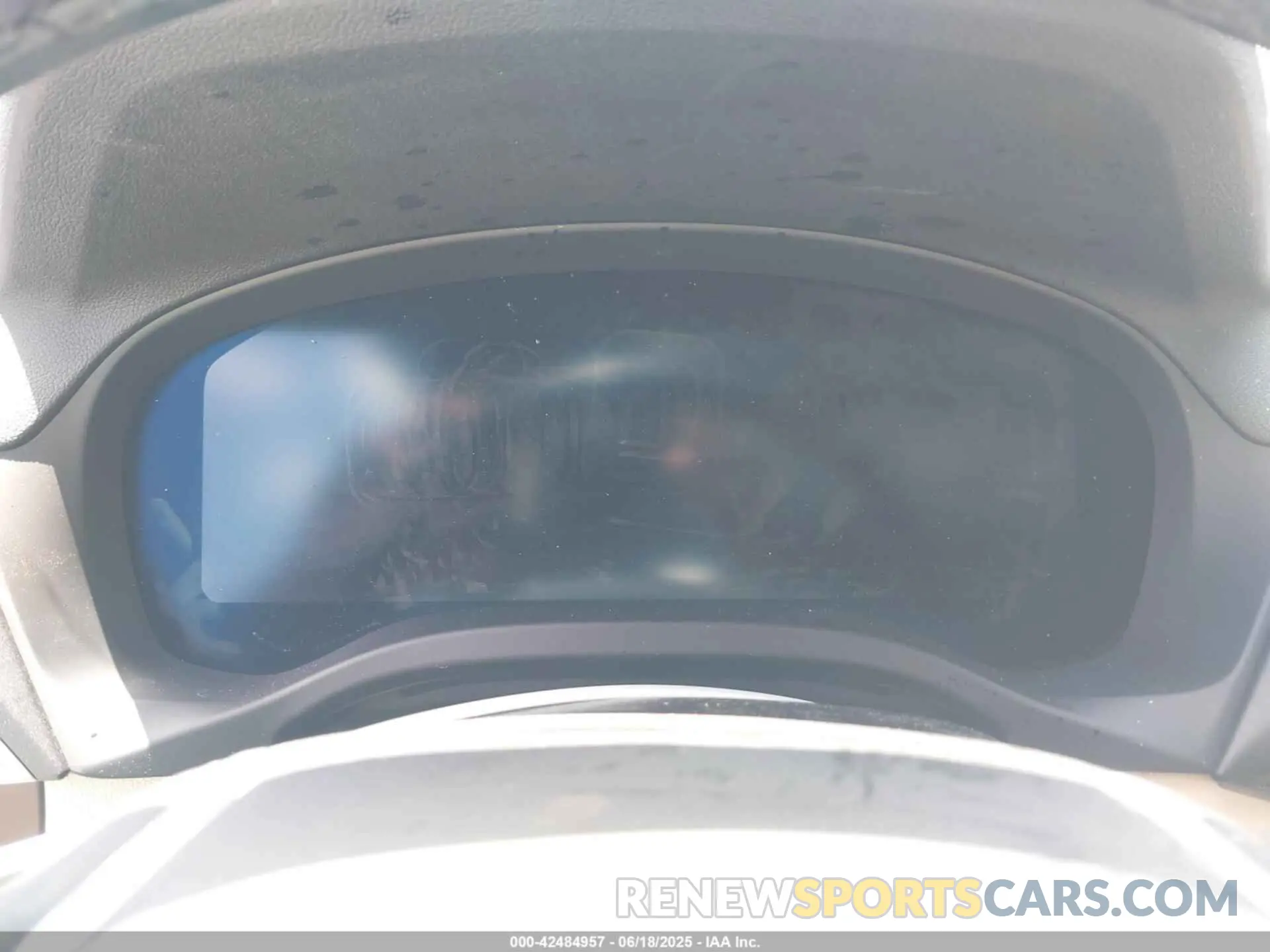 7 Photograph of a damaged car 5UX2V1C07M9F59530 BMW X4 2021